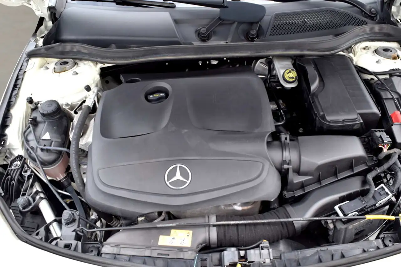 Mercedes-Benz CLA снимка Mercedes-Benz CLA