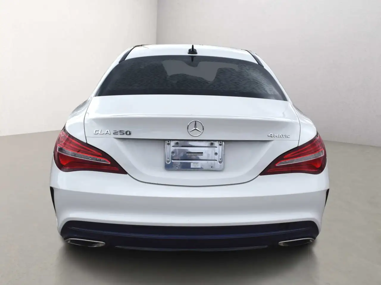Mercedes-Benz CLA снимка Mercedes-Benz CLA