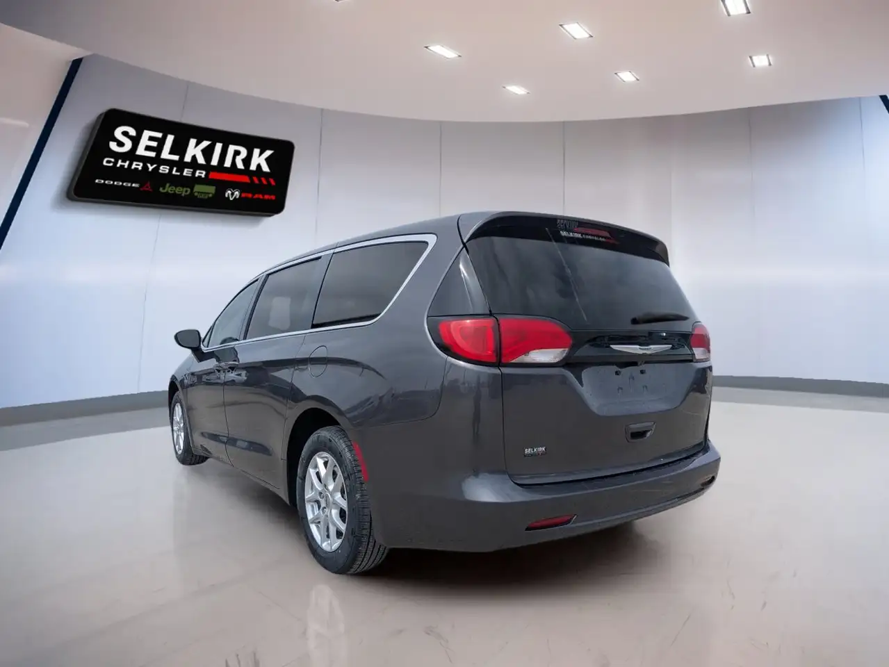 Chrysler Grand Caravan снимка Chrysler Grand Caravan