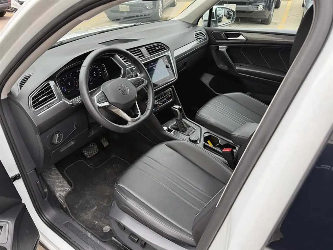 Volkswagen Tiguan снимка Volkswagen Tiguan