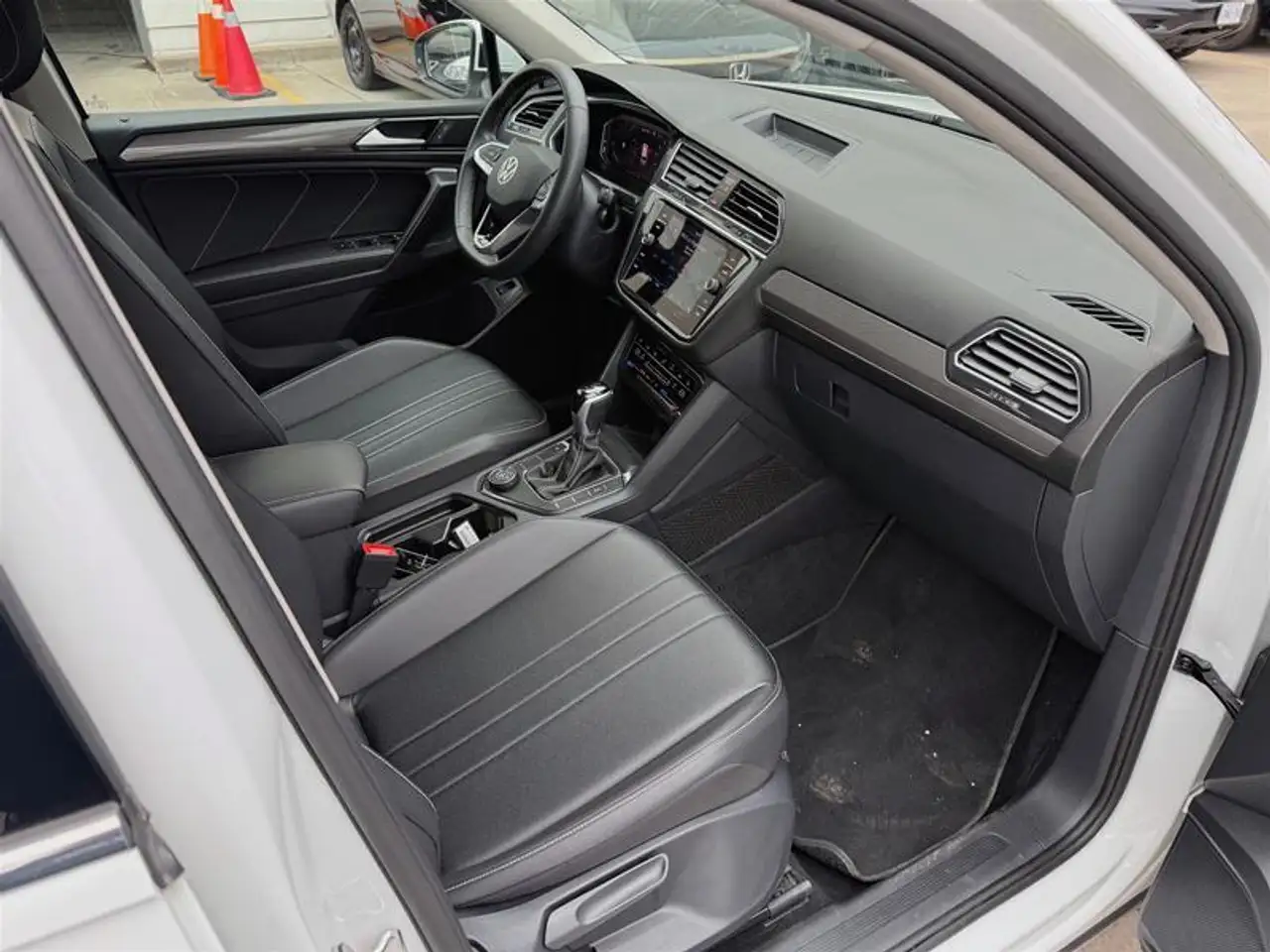 Volkswagen Tiguan снимка Volkswagen Tiguan