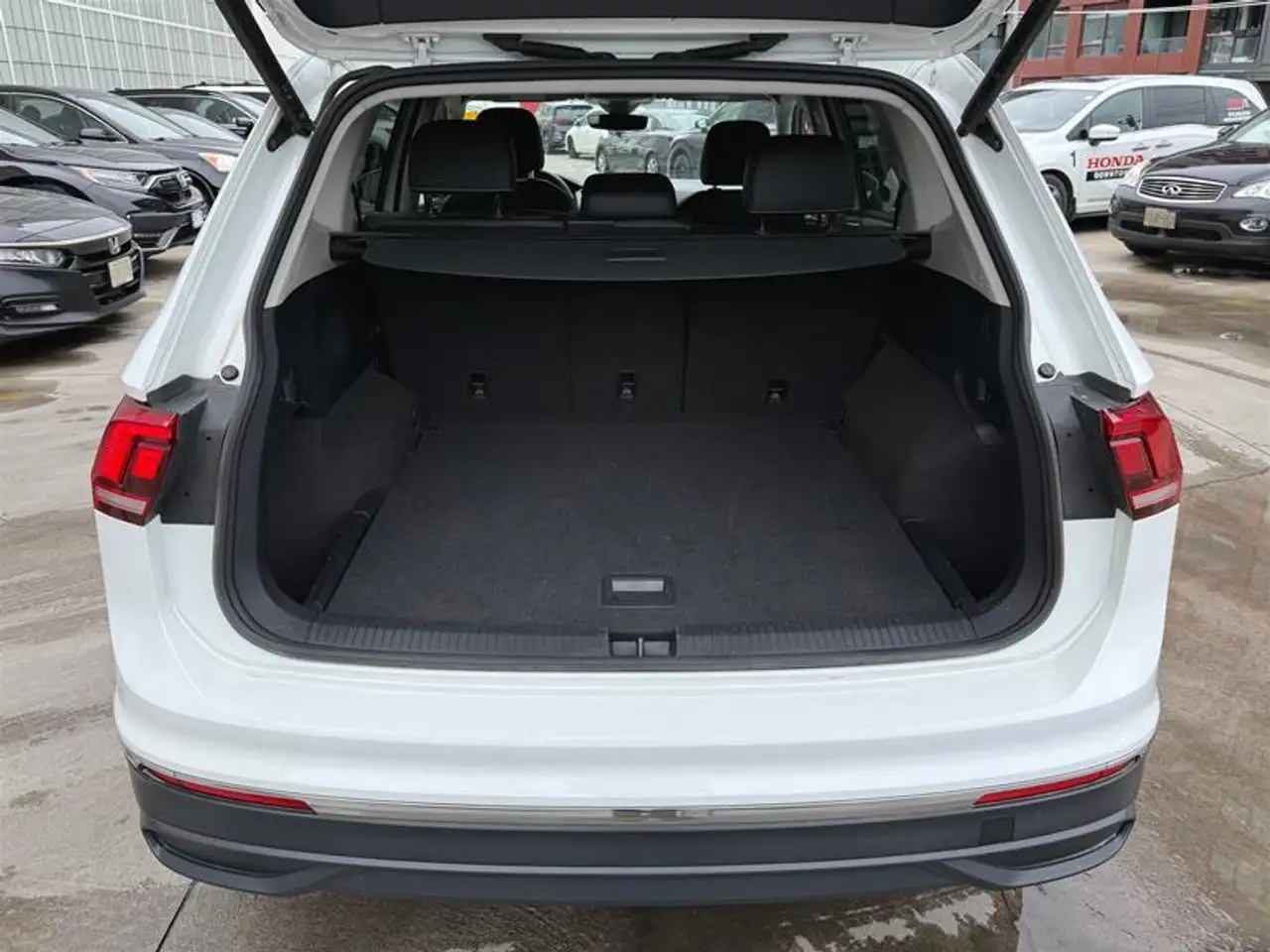 Volkswagen Tiguan снимка Volkswagen Tiguan