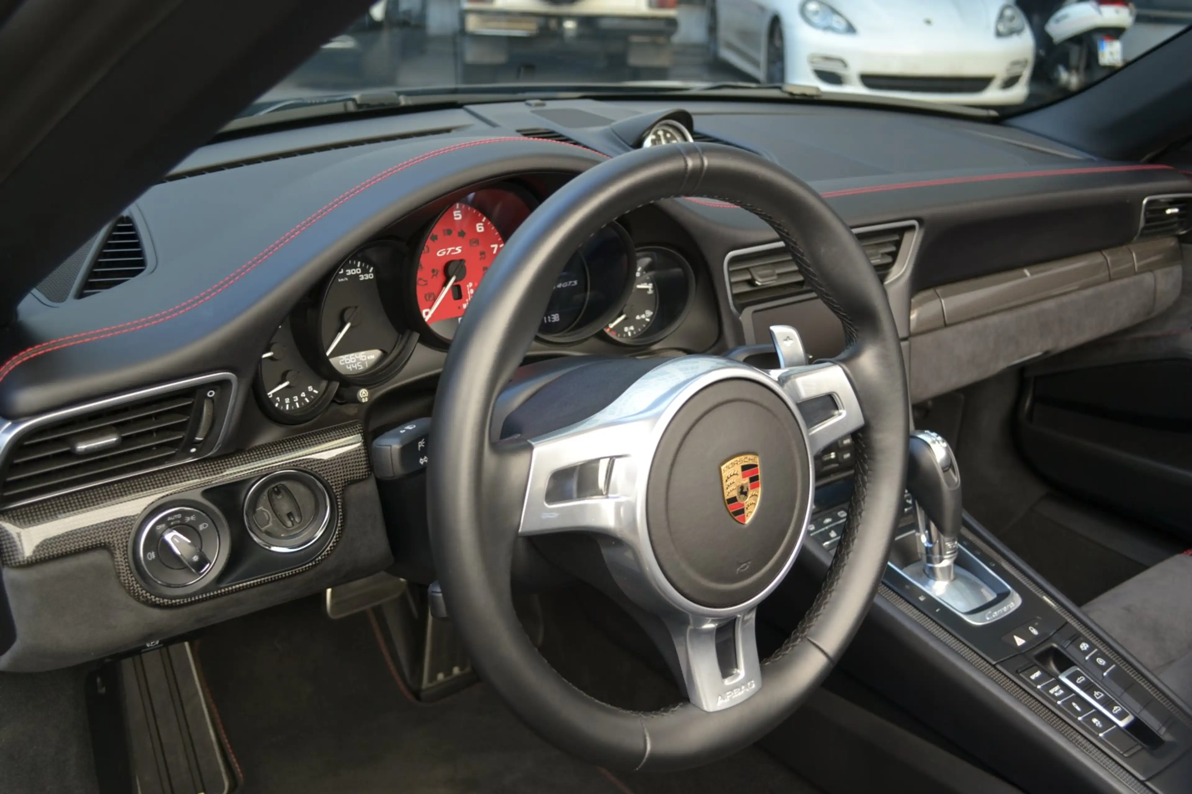 Porsche 991 3.8 GTS — photo 10