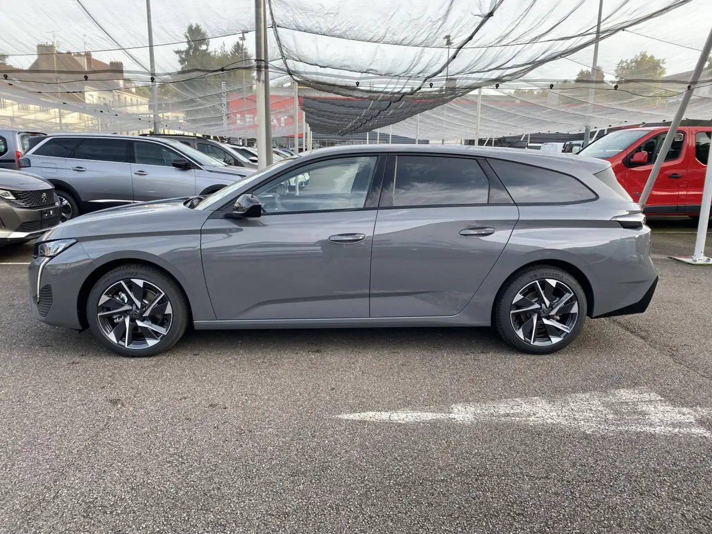 Peugeot 308 III 1.5 BlueHDi S\u0026S 130 EAT8 Allure PACK ACCE Gris - 2