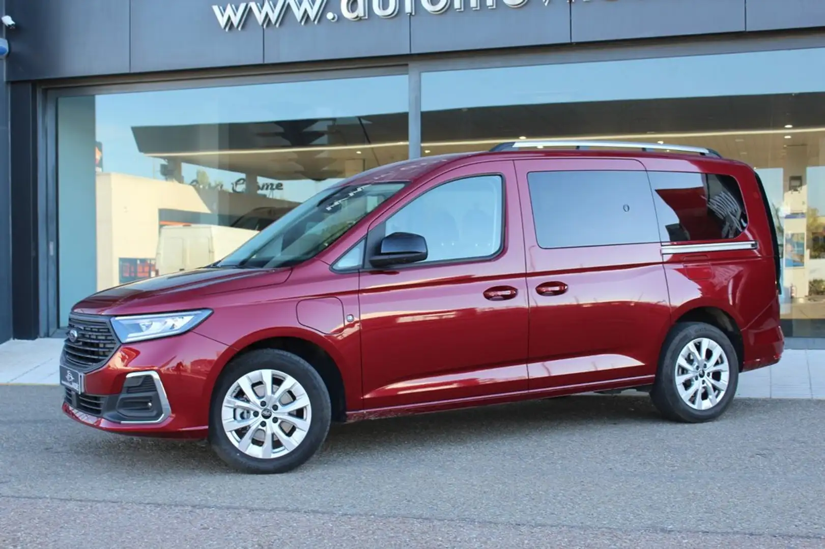 Ford Transit Connect 1.5 Ecoboost PHEV Titanium Auto Rojo - 2
