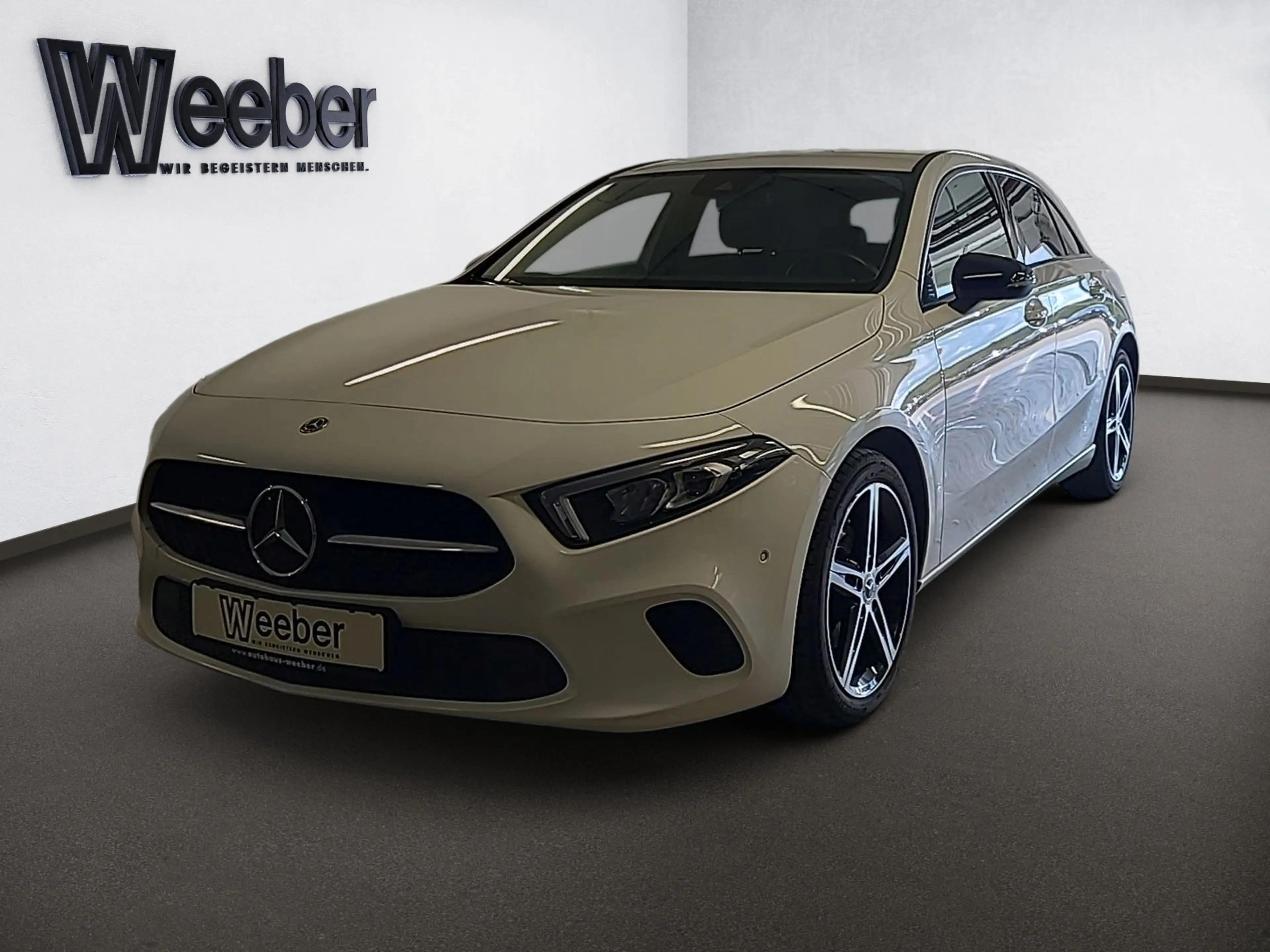 Mercedes-Benz A 180 Business *LED*KAMERA*NAVI*SHZ*GRA*LM* — photo 2
