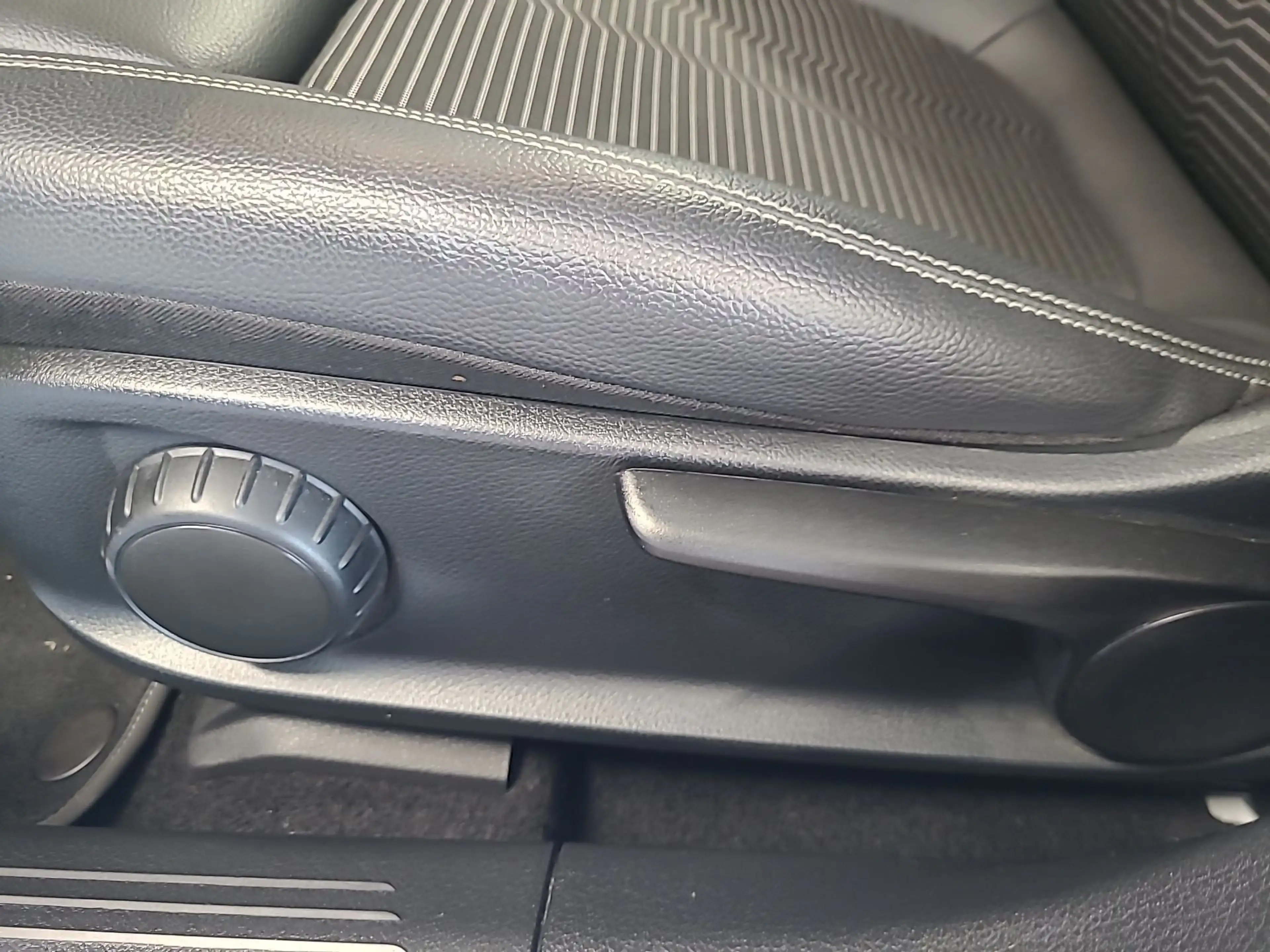 Mercedes-Benz A 180 Business *LED*KAMERA*NAVI*SHZ*GRA*LM* — photo 10