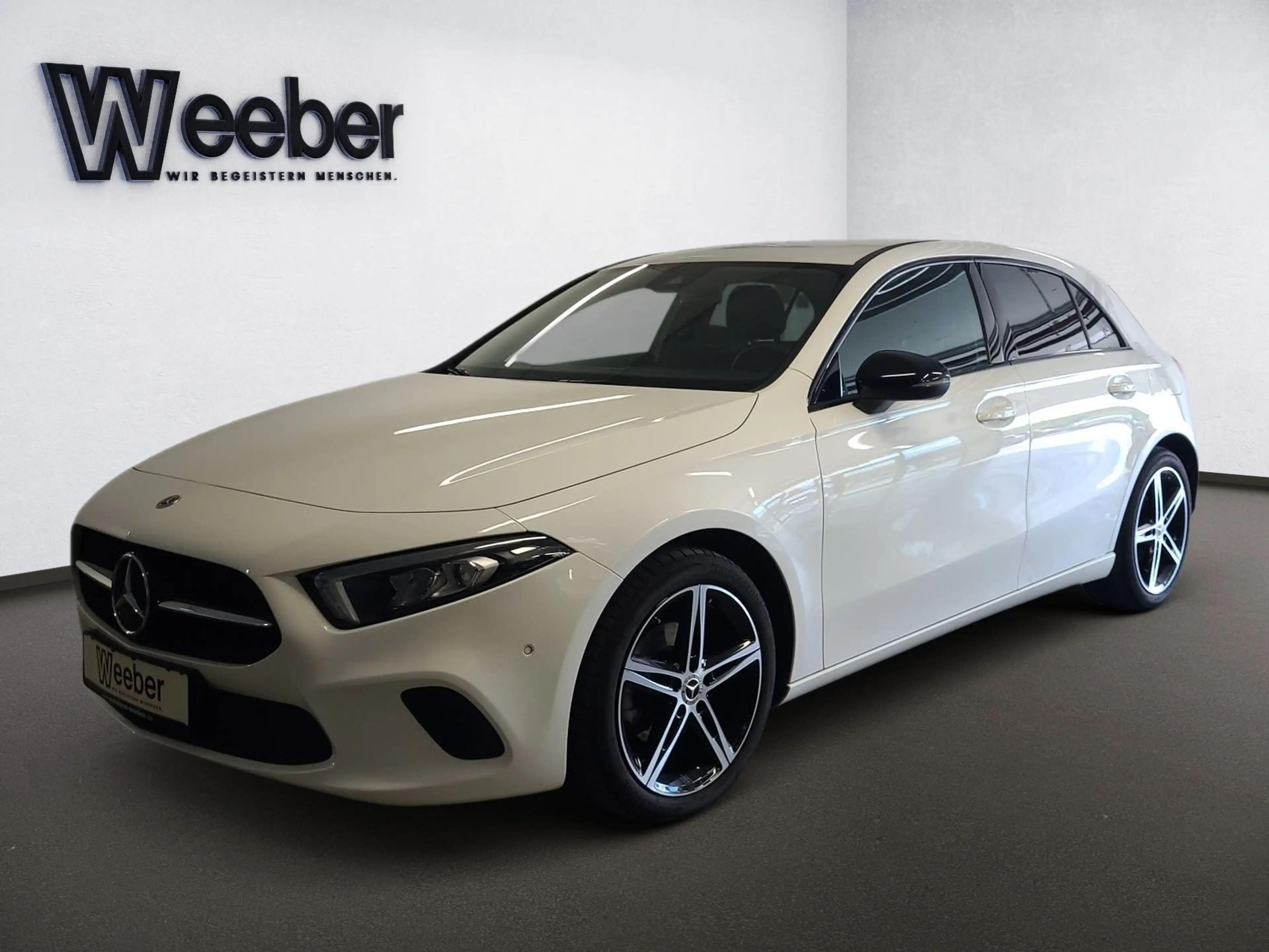 Mercedes-Benz A 180 Business *LED*KAMERA*NAVI*SHZ*GRA*LM* — photo 3