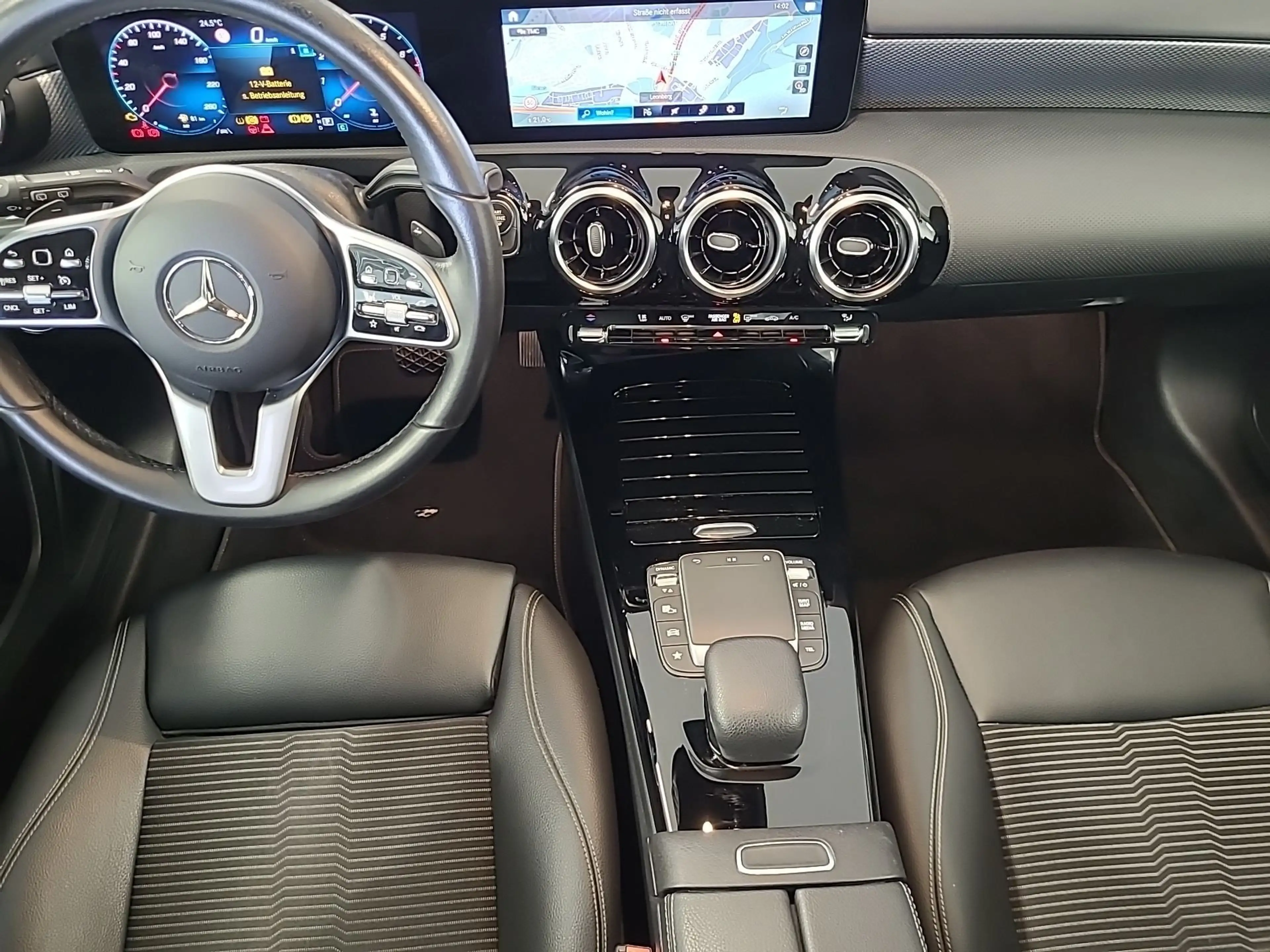 Mercedes-Benz A 180 Business *LED*KAMERA*NAVI*SHZ*GRA*LM* — photo 13
