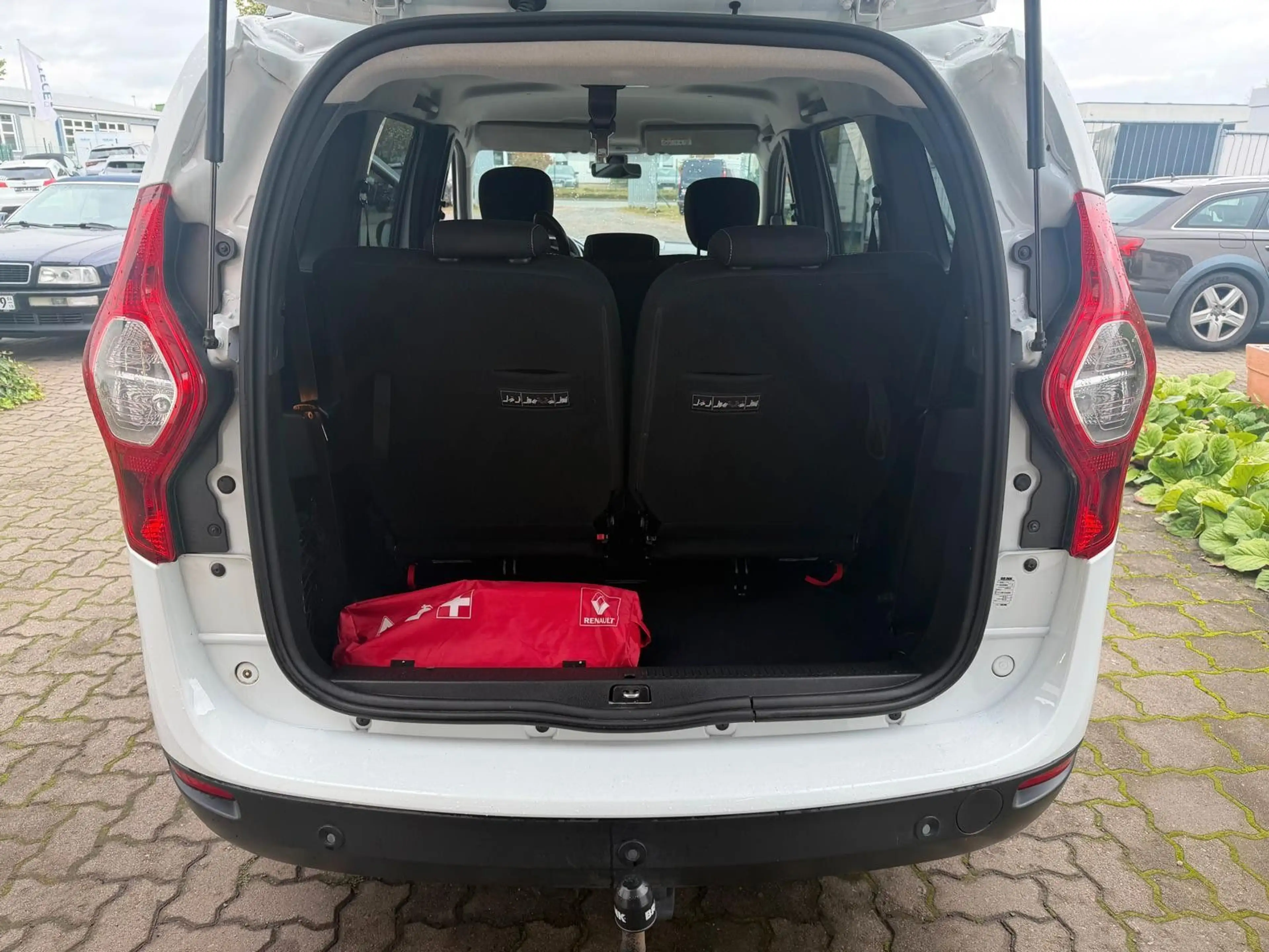 Dacia Lodgy Lodgy Comfort/7Sitzer/Klima/AHK/Multi.Lenk./Tem. — photo 12