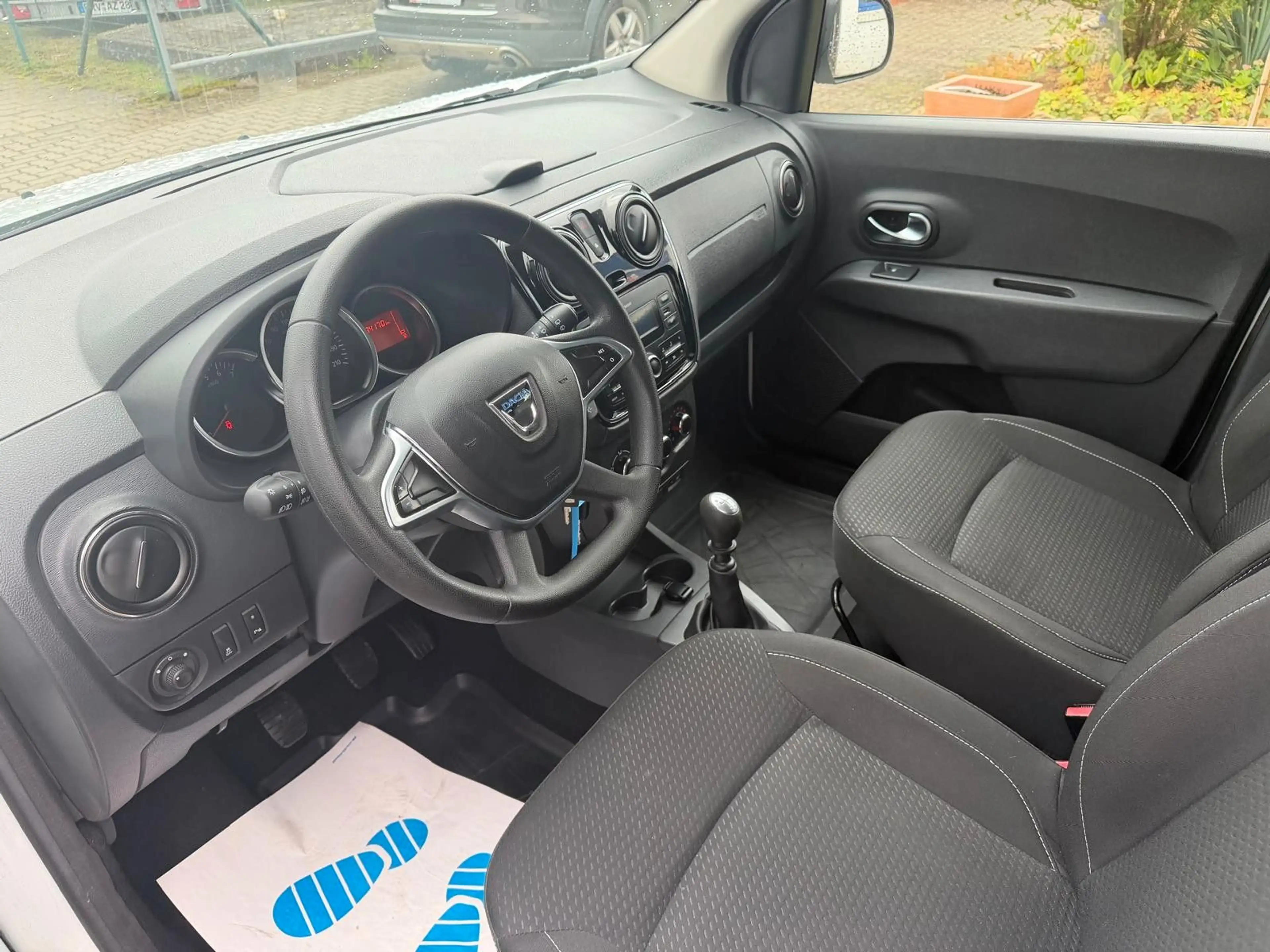 Dacia Lodgy Lodgy Comfort/7Sitzer/Klima/AHK/Multi.Lenk./Tem. — photo 9
