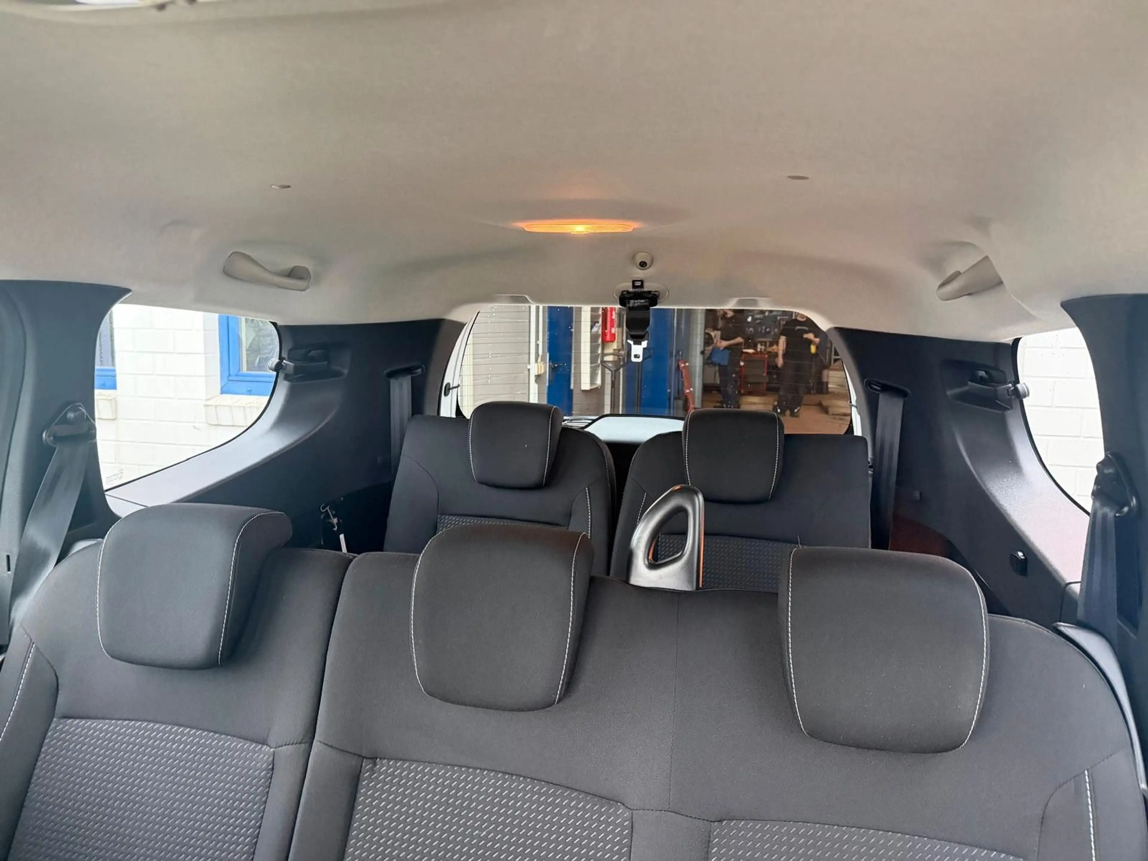 Dacia Lodgy Lodgy Comfort/7Sitzer/Klima/AHK/Multi.Lenk./Tem. — photo 13