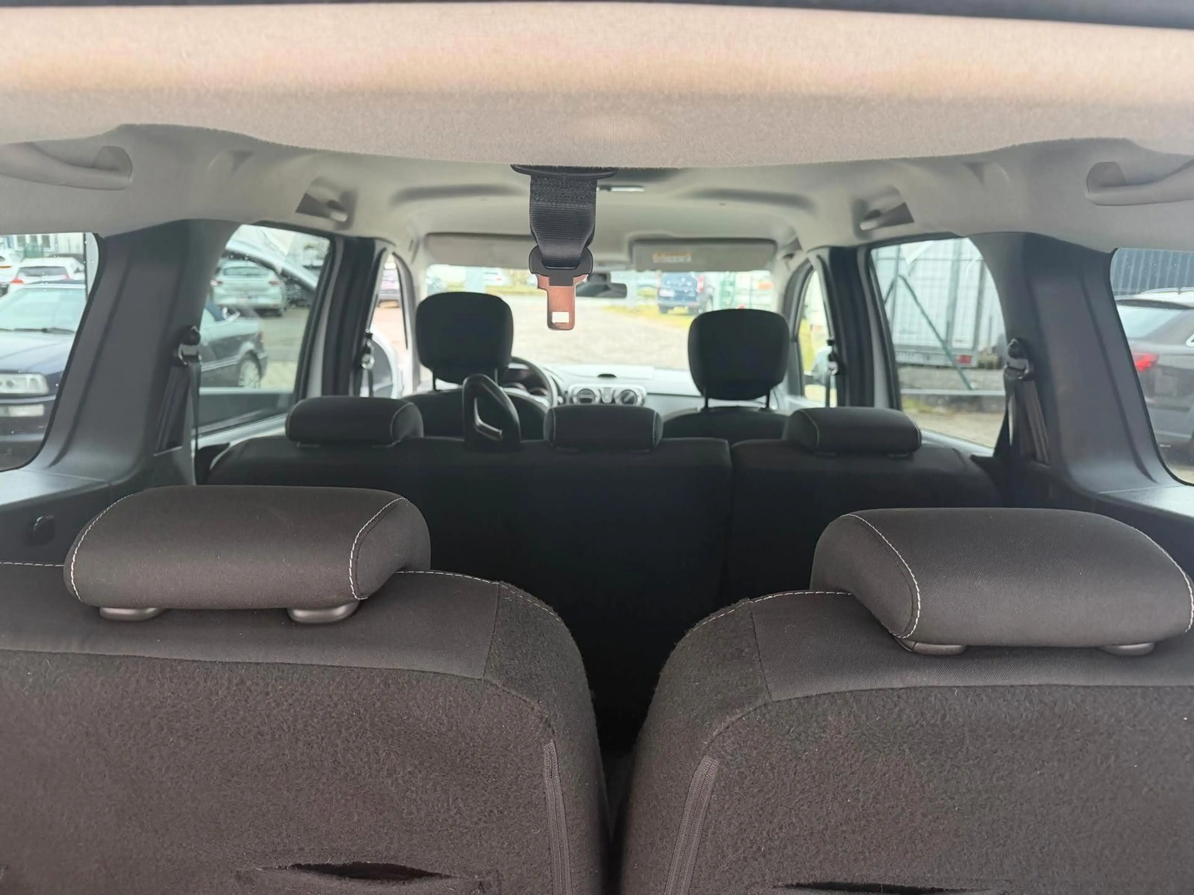 Dacia Lodgy Lodgy Comfort/7Sitzer/Klima/AHK/Multi.Lenk./Tem. — photo 11