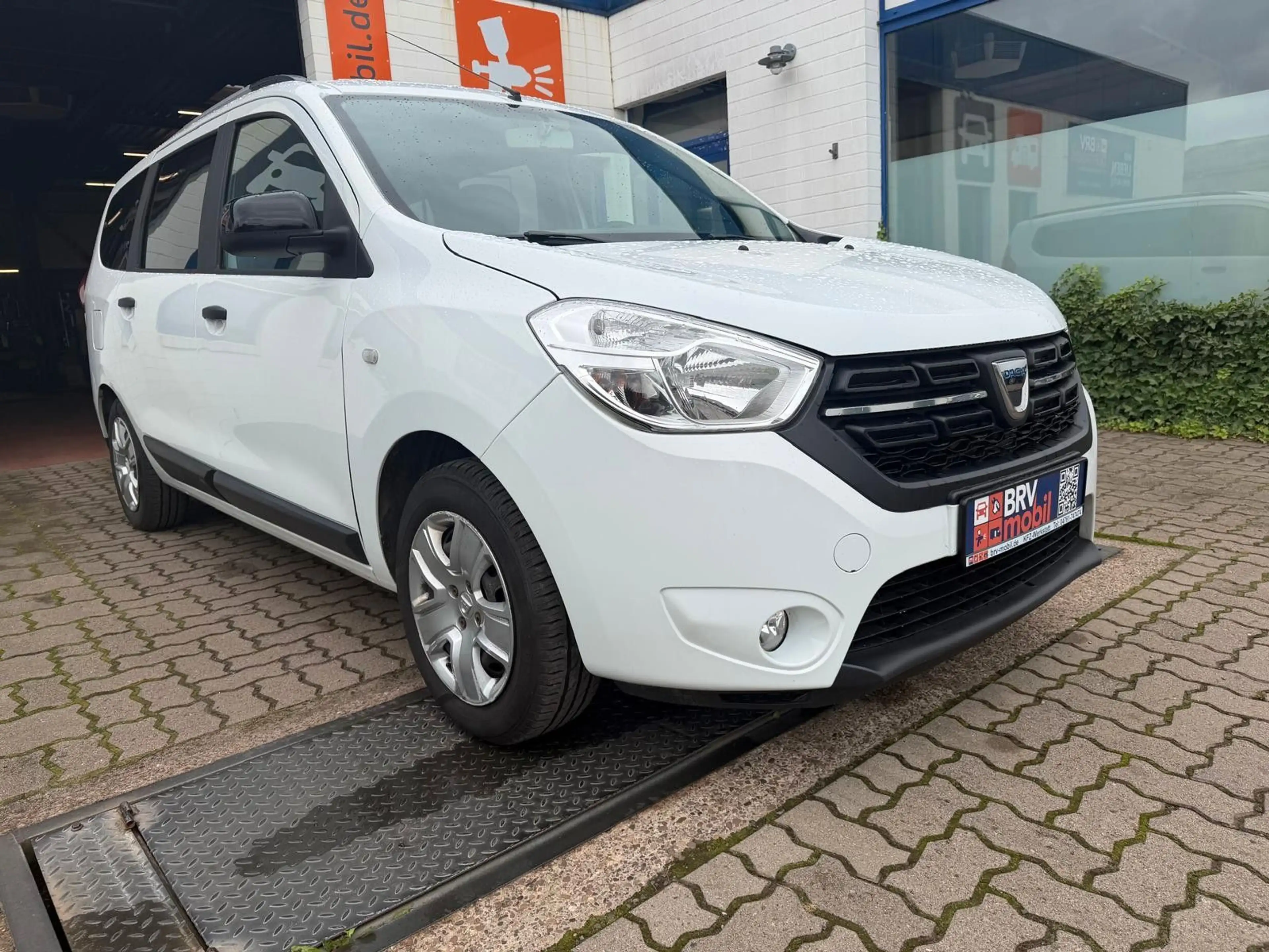Dacia Lodgy Lodgy Comfort/7Sitzer/Klima/AHK/Multi.Lenk./Tem. — photo 3