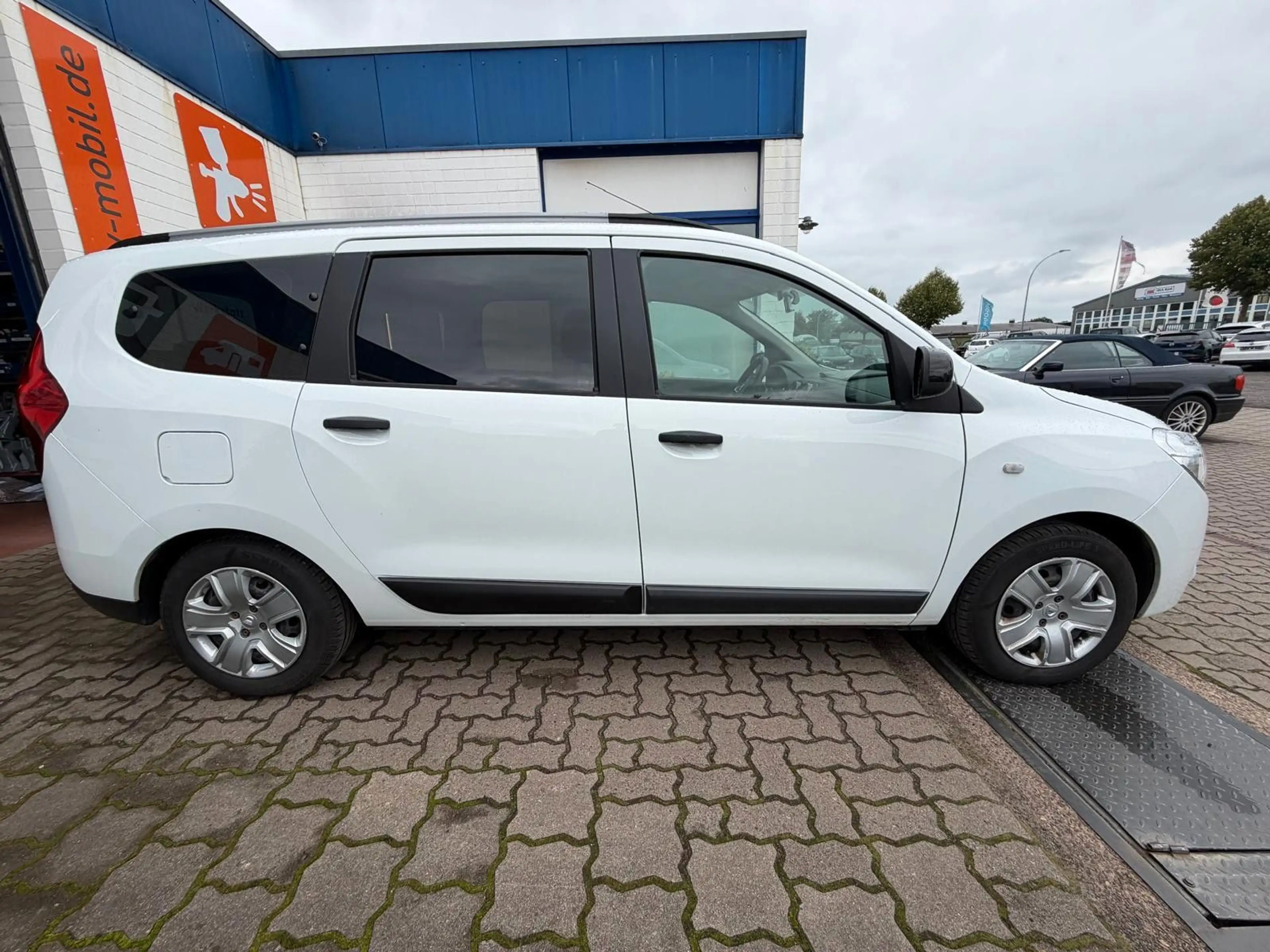 Dacia Lodgy Lodgy Comfort/7Sitzer/Klima/AHK/Multi.Lenk./Tem. — photo 4