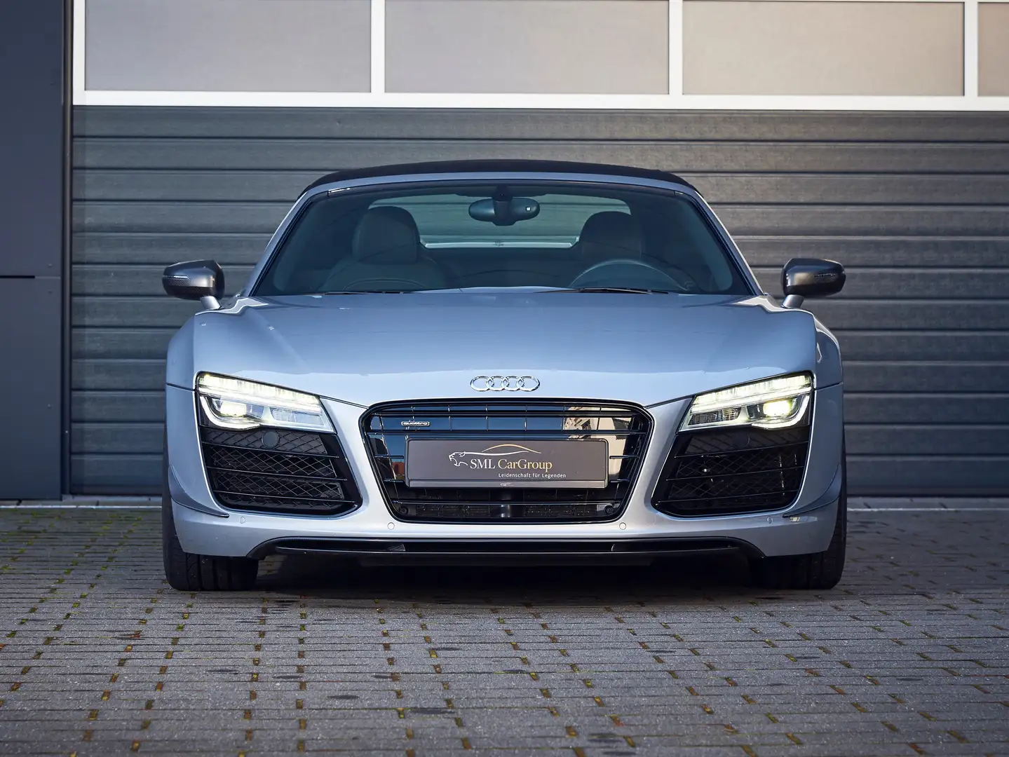 Audi R8 5.2 Spyder - Limited LeMans Edition - No. 01 of 30 Silber - 2