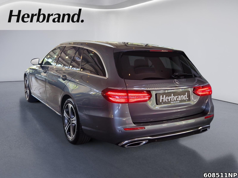 Mercedes-Benz E 400 Avantgarde Ambiente Multibeam Apple DAB+ — photo 4