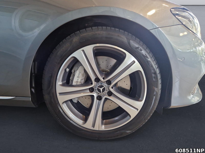 Mercedes-Benz E 400 Avantgarde Ambiente Multibeam Apple DAB+ — photo 12