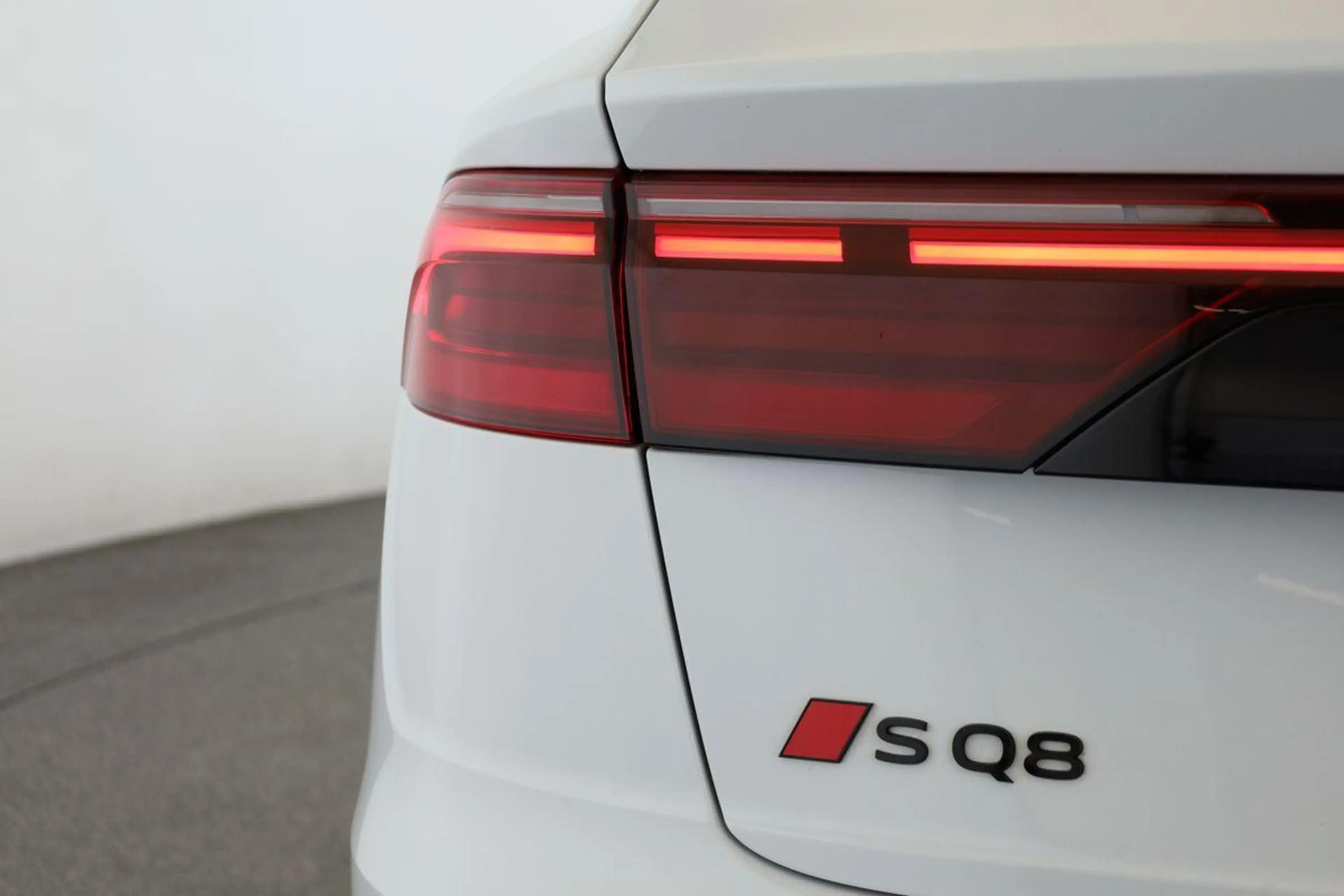 Audi SQ8 TFSI Facelift Leder Matrix Pano BangO ACC 23 — photo 11