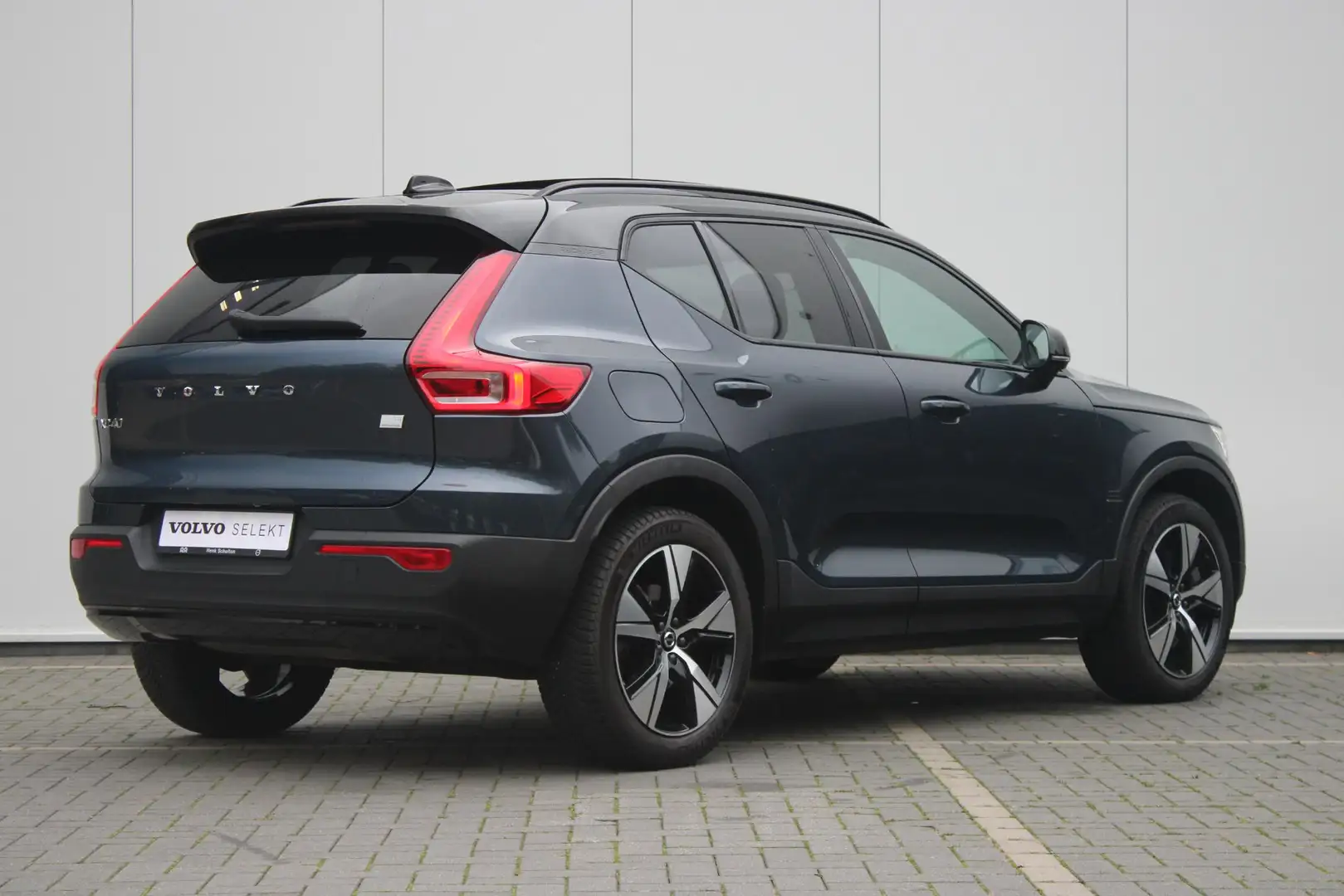 Volvo XC40 T4 211PK Recharge R-Design | Adaptive Cruise & Pil Blauw - 2