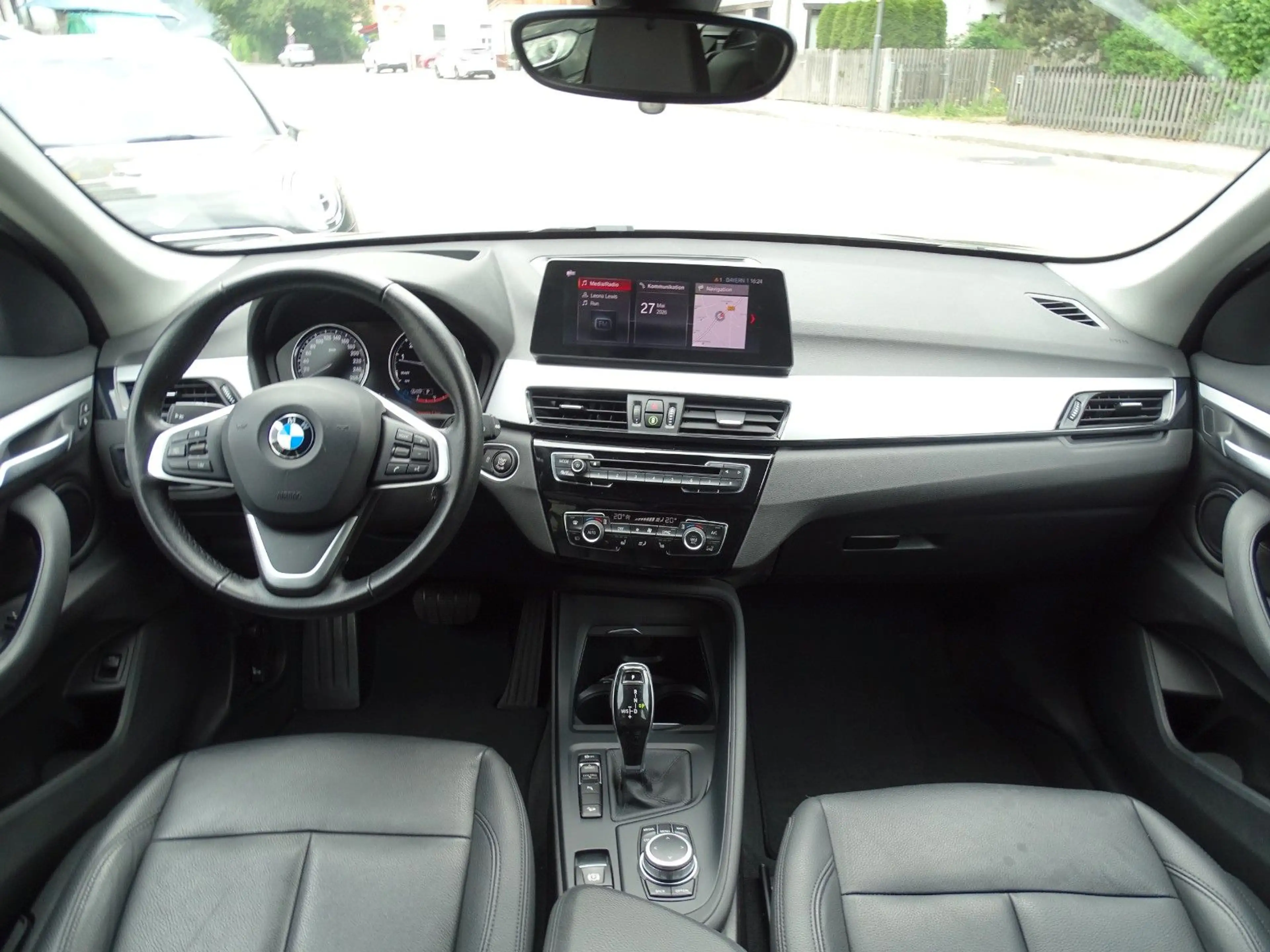 BMW X1 xDrive 20 i Advantage — photo 9