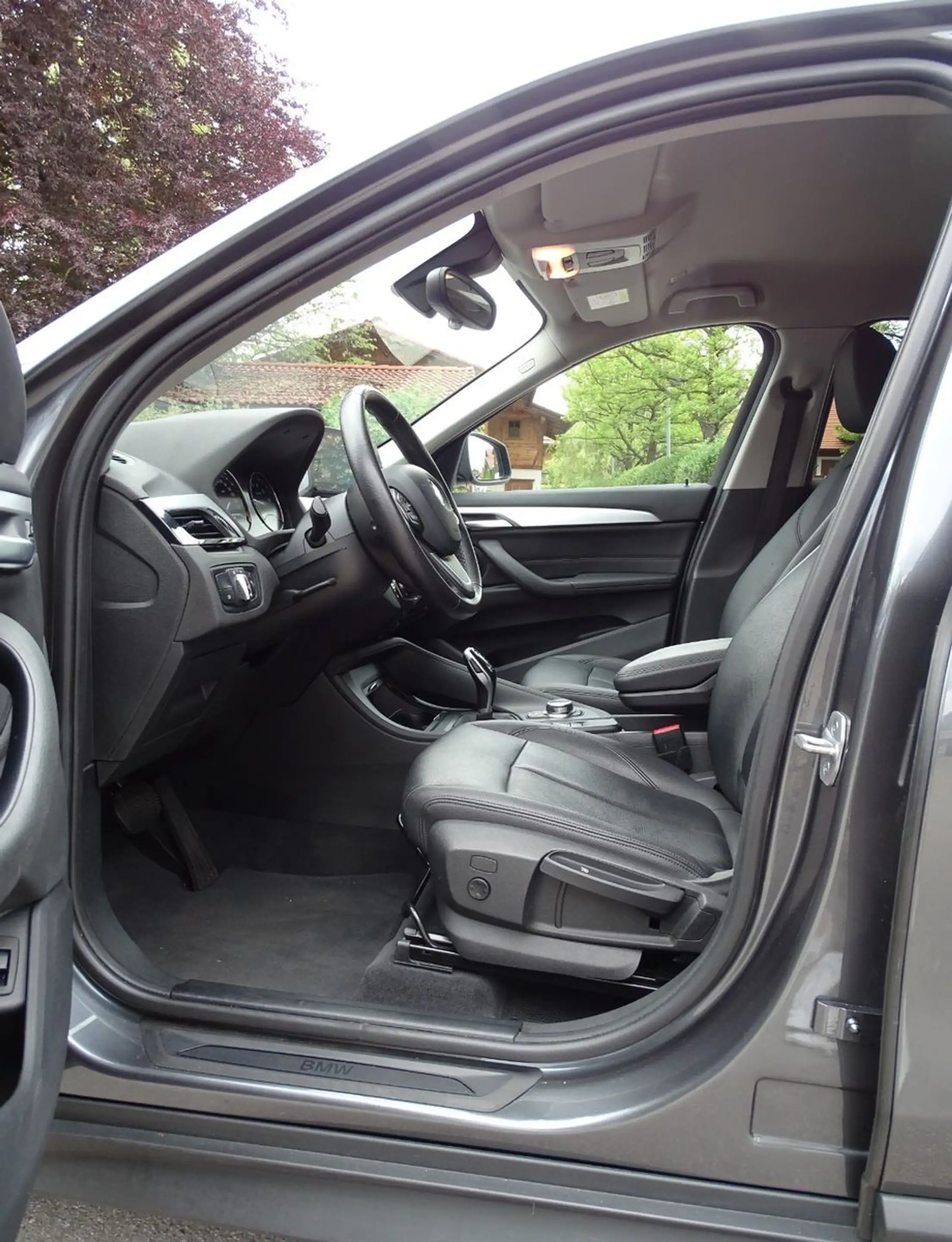 BMW X1 xDrive 20 i Advantage — photo 14