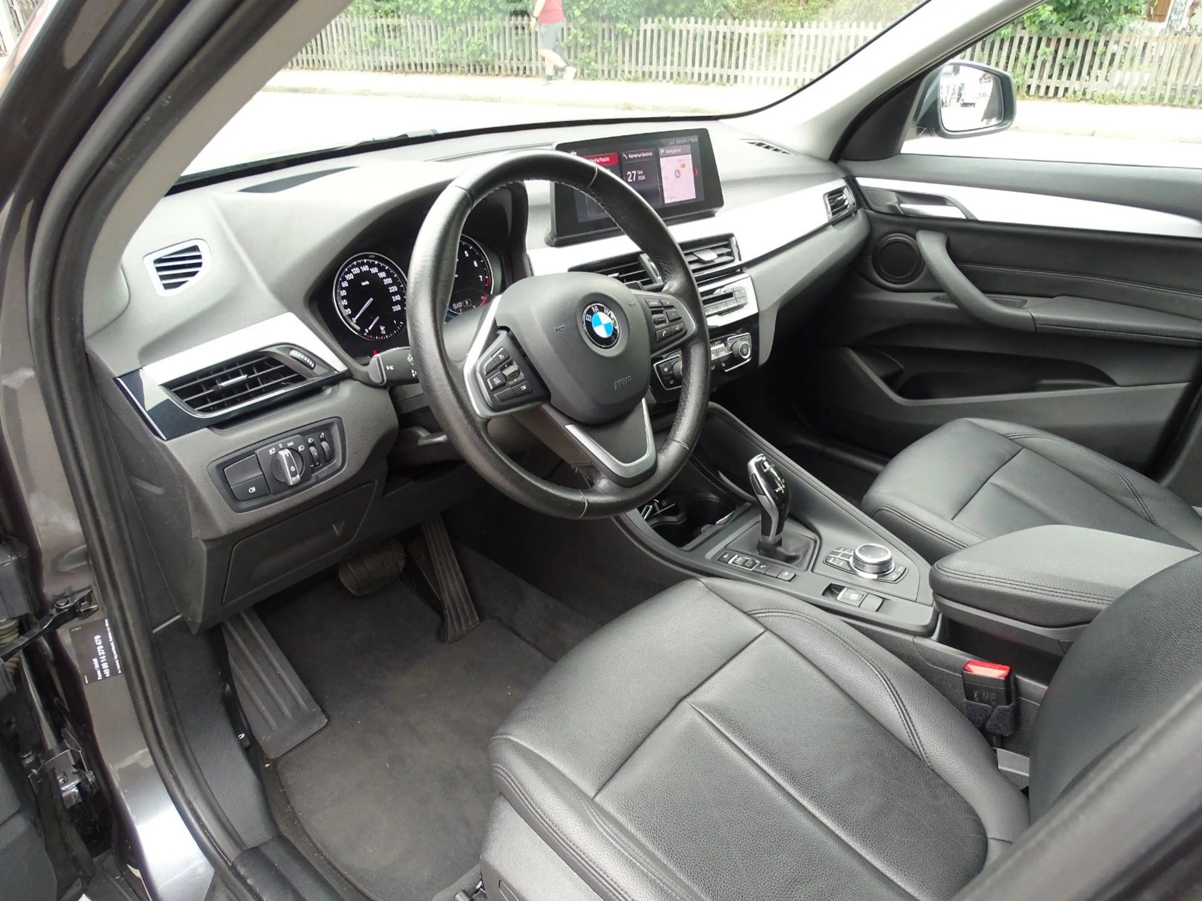 BMW X1 xDrive 20 i Advantage — photo 15