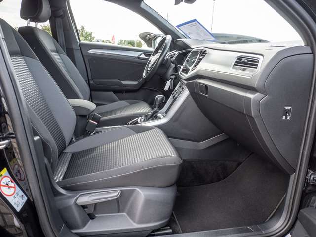 Volkswagen T-Roc 1.5 TSI Active PDC SHZ NAVI ACC LED
