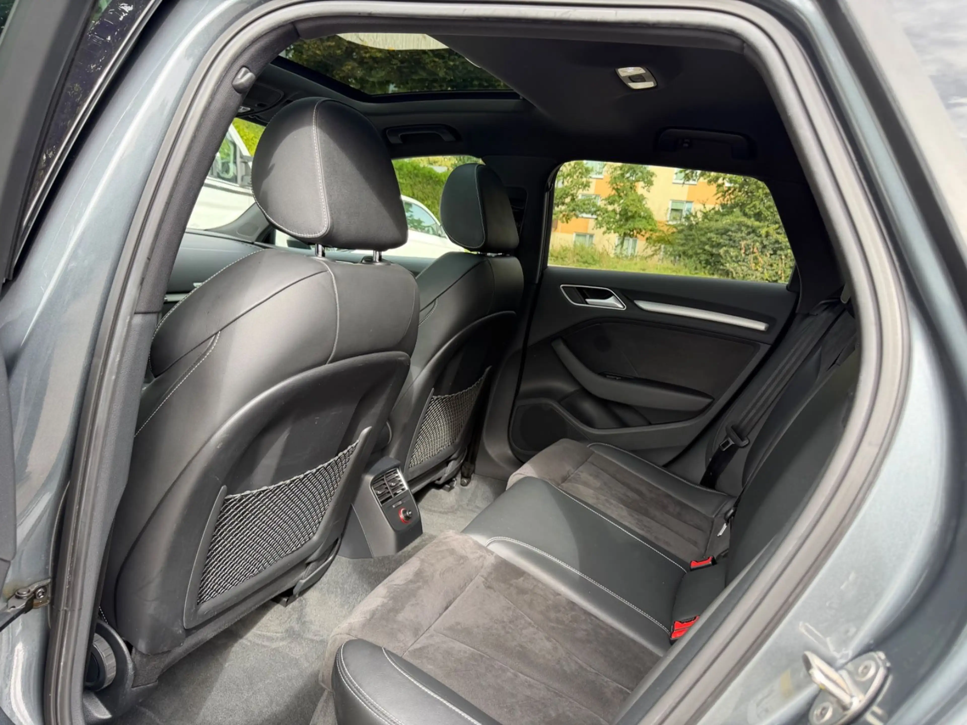 Audi S3 Sportback 2.0 TFSI Pano~ACC~Navi~Alcan~Spur — photo 10