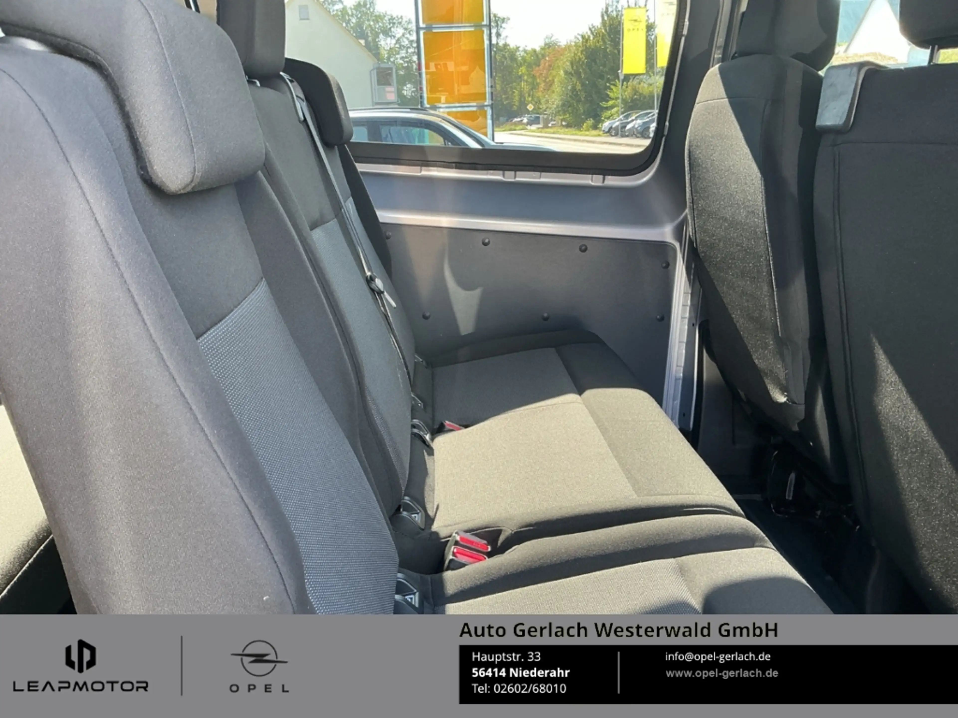 Opel Vivaro Kombi L Navi Apple CarPlay Android Auto Mehrzonenk — photo 9