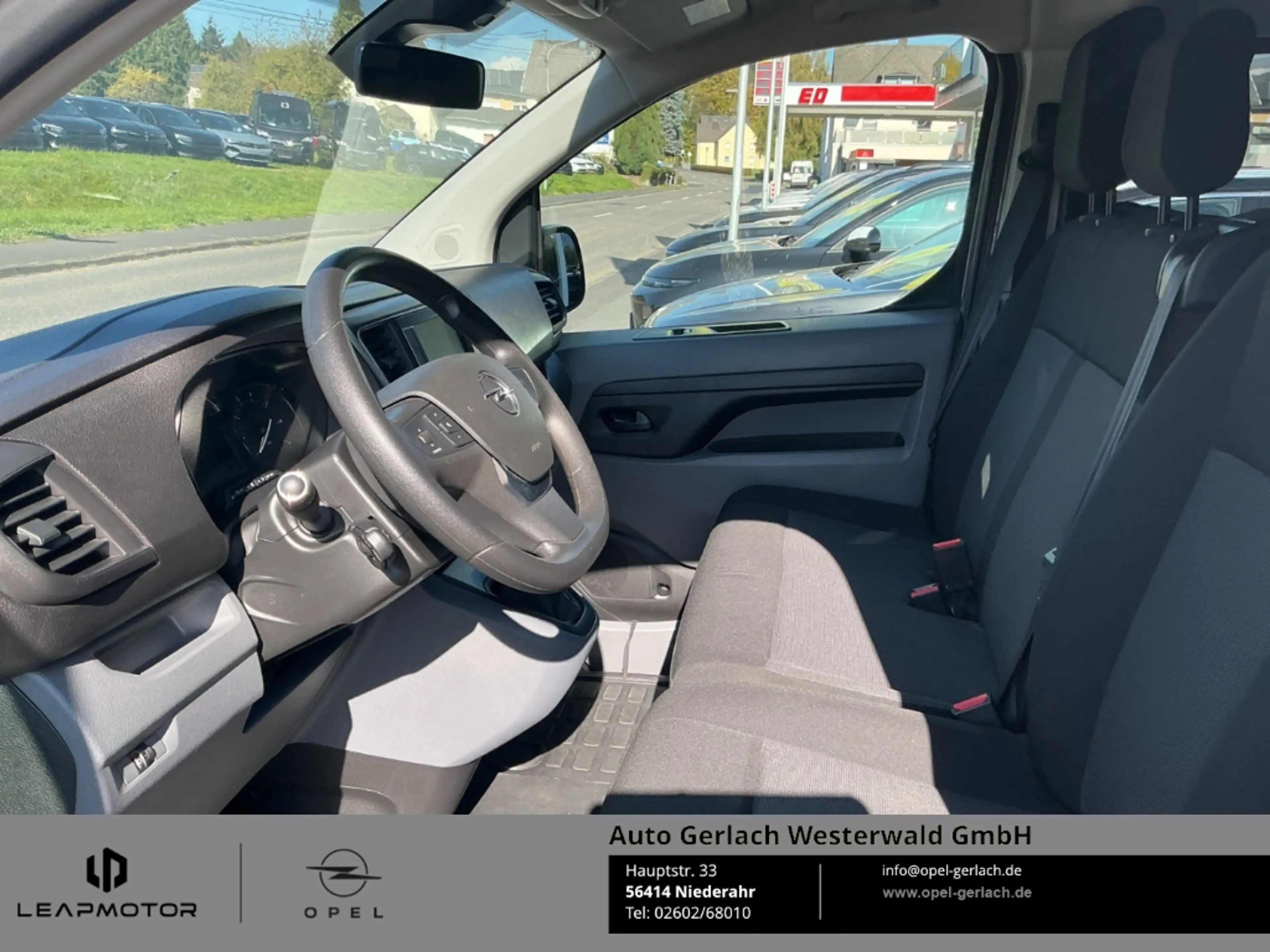 Opel Vivaro Kombi L Navi Apple CarPlay Android Auto Mehrzonenk — photo 5