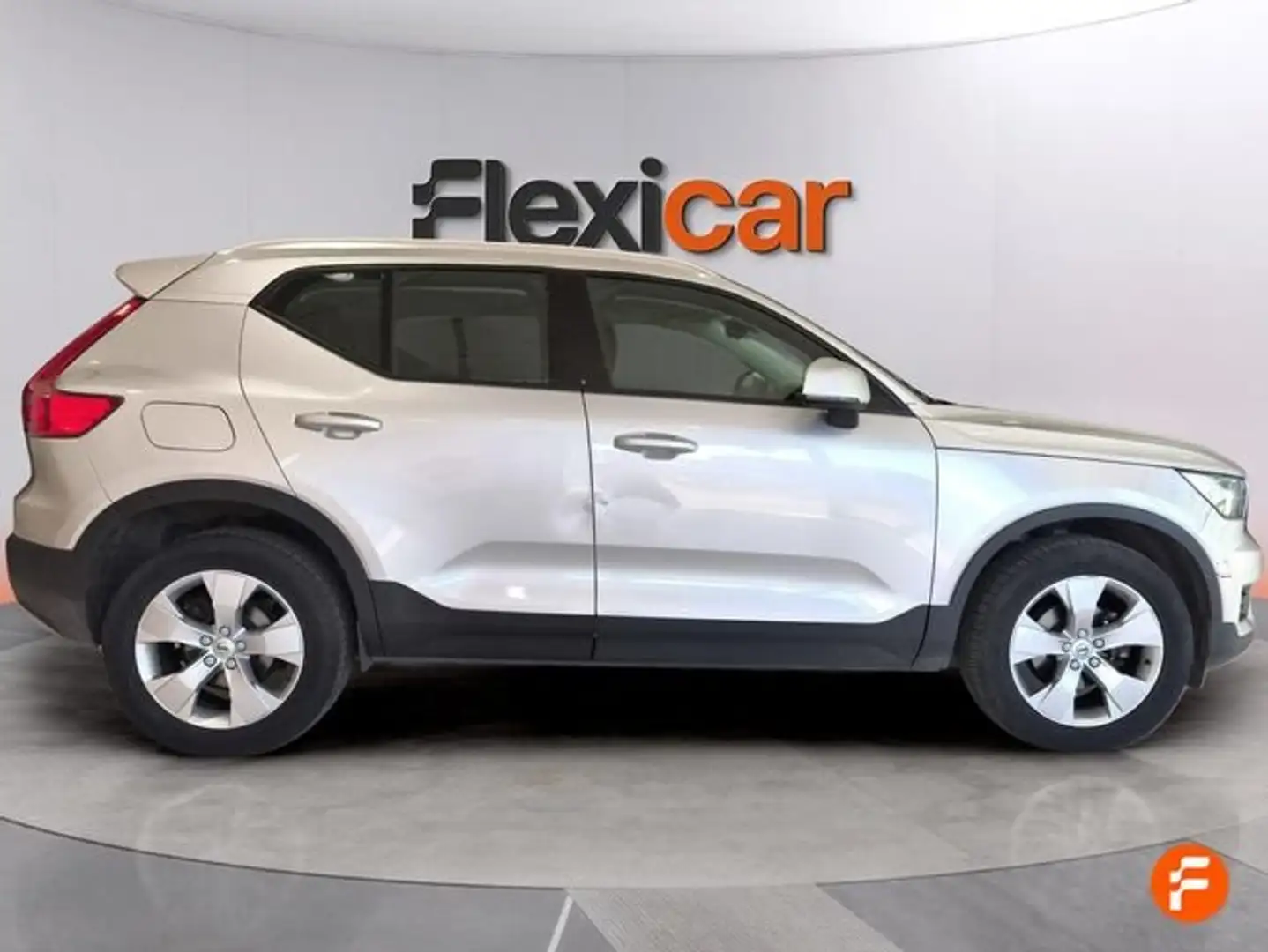 Volvo XC40 2.0 D3 Gris - 2