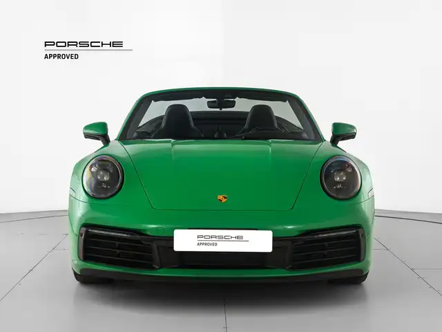 Porsche 911 view 8