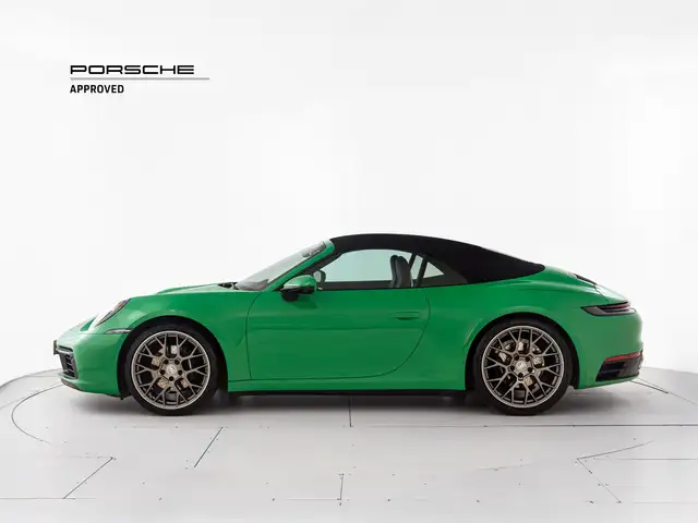 Porsche 911 view 10
