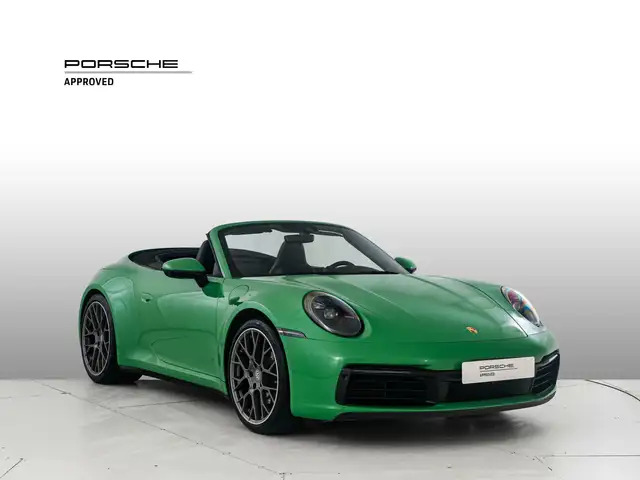 Porsche 911 view 7