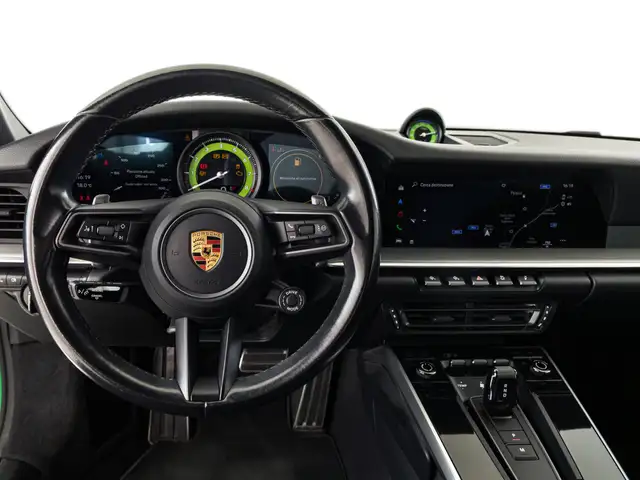Porsche 911 view 13