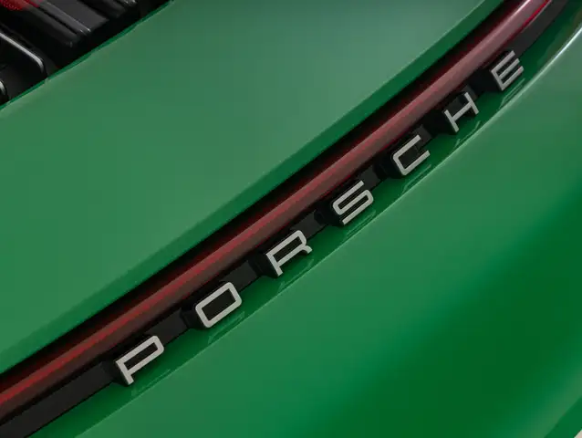 Porsche 911 view 24