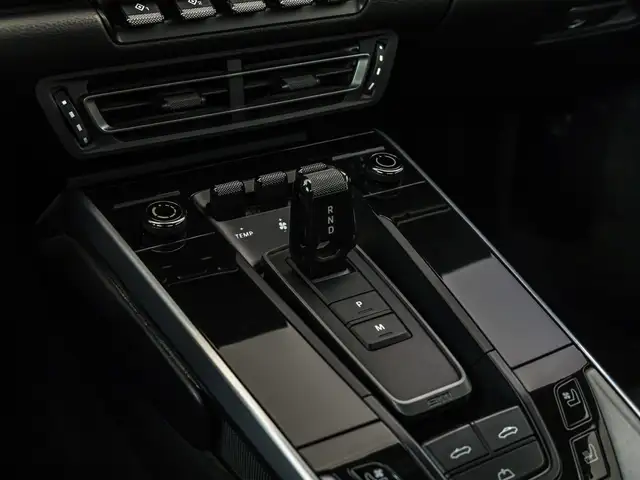 Porsche 911 view 19