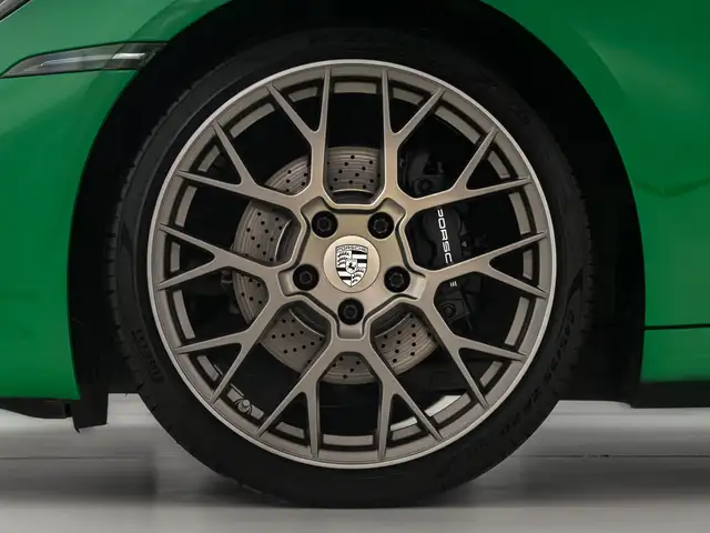 Porsche 911 view 9