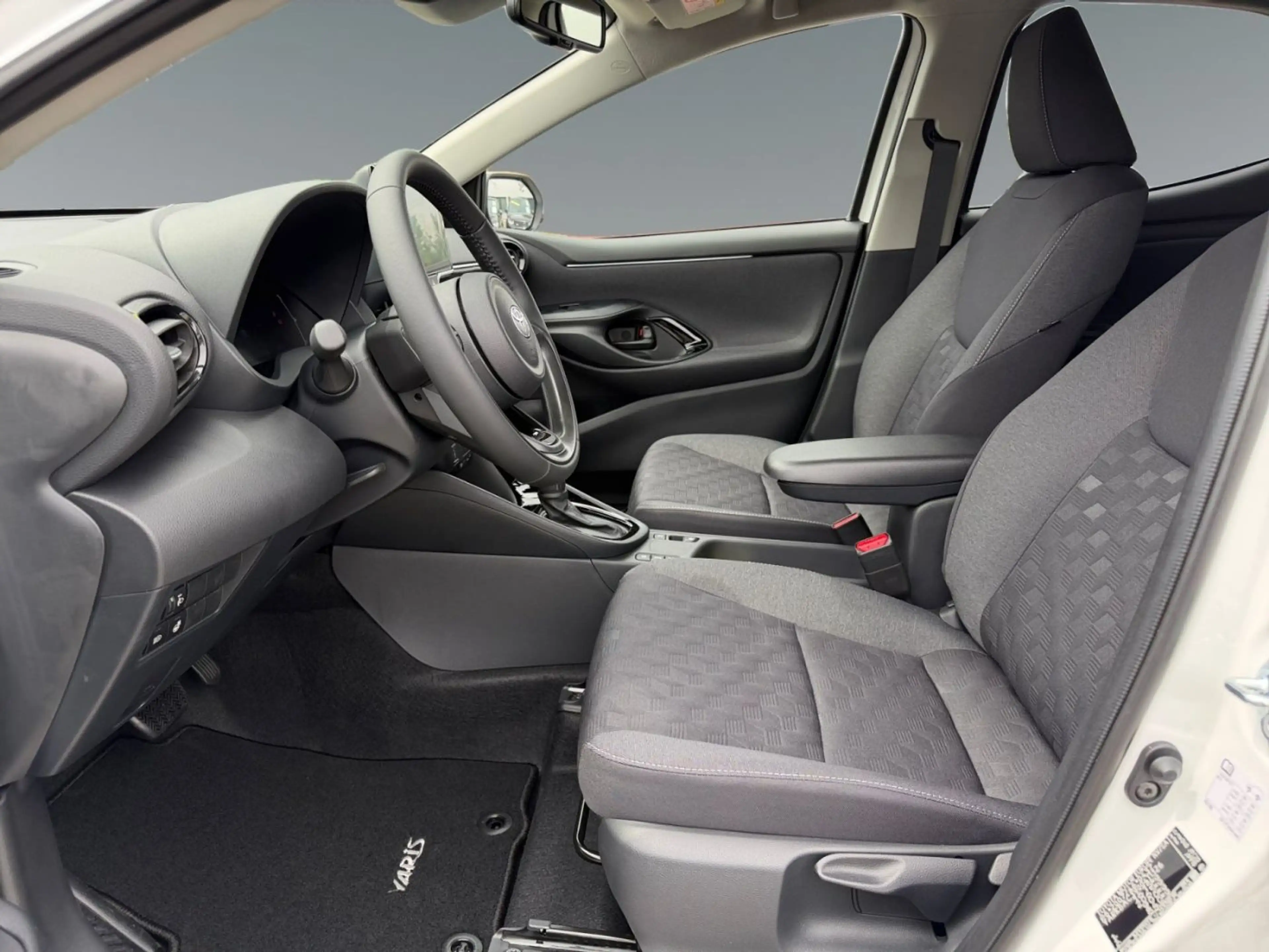 Toyota Yaris 1,5 Hybird Teamplayer *KLIMA*SHZ*RFK*LM*PDC — photo 10