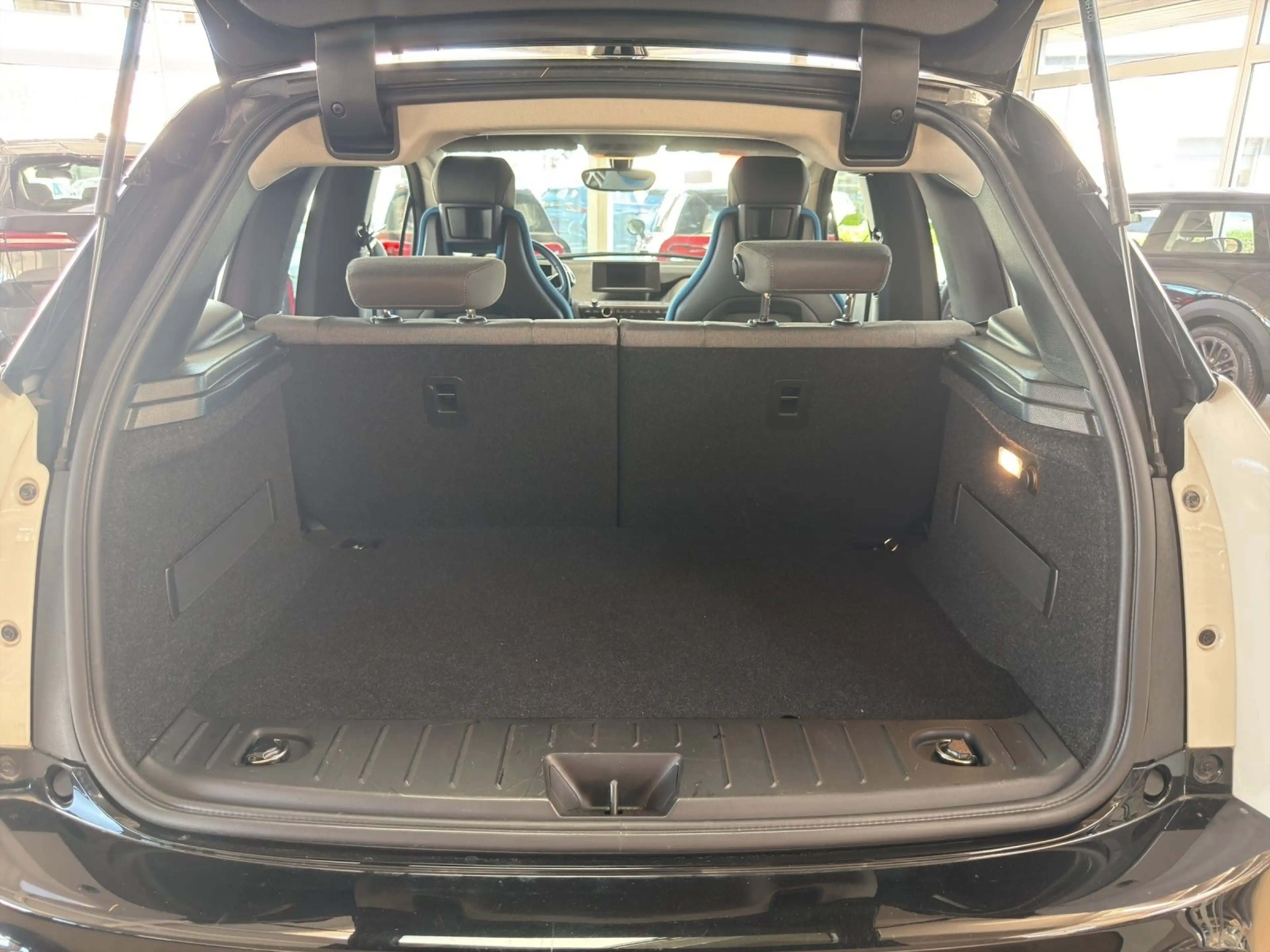 BMW i3 120Ah Navi/PDC/Kamera/Parkassi. — photo 14