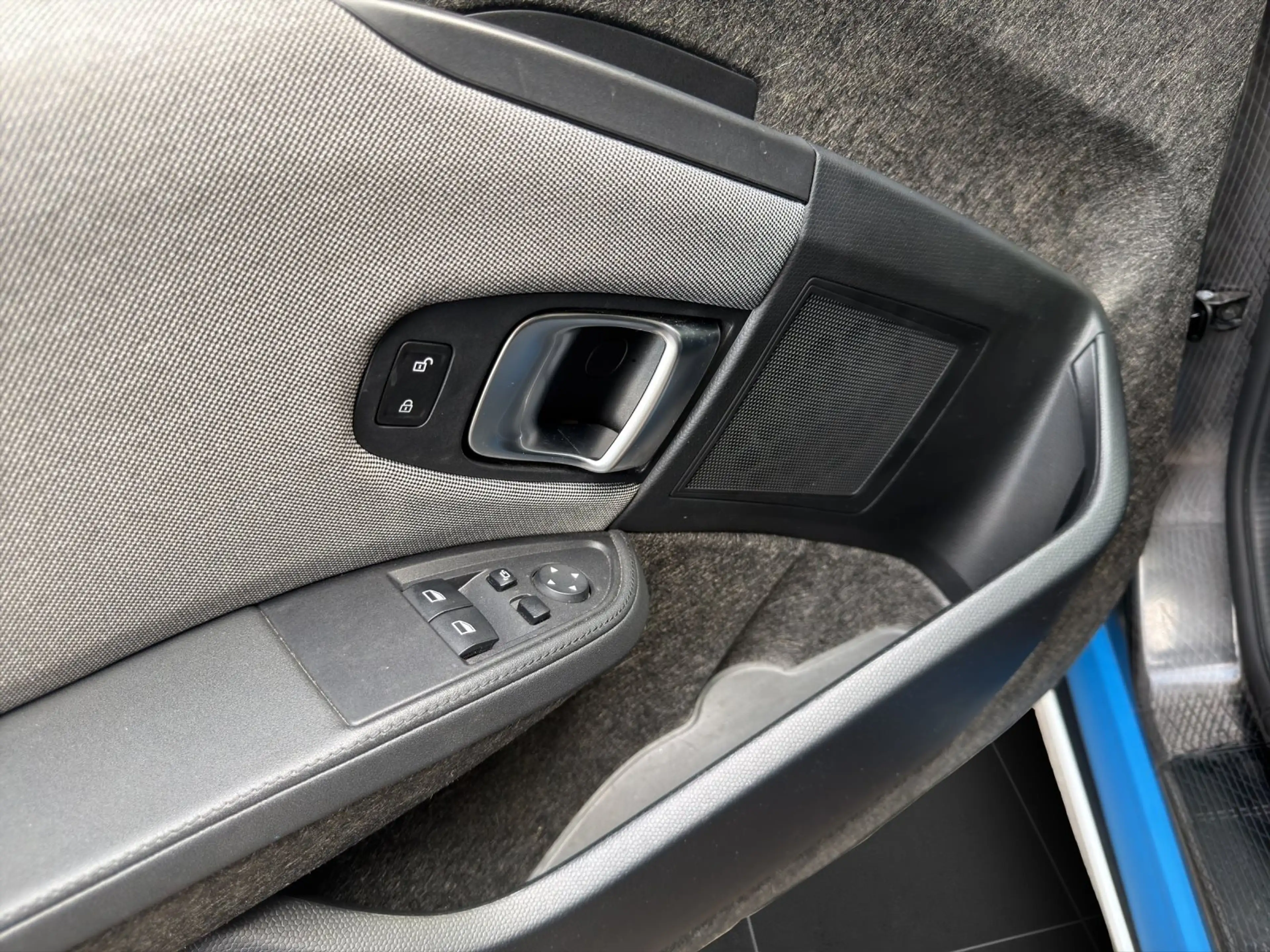 BMW i3 120Ah Navi/PDC/Kamera/Parkassi. — photo 10