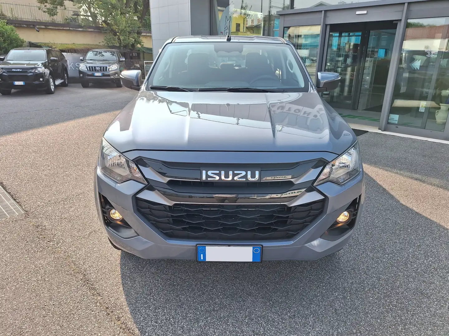 Isuzu D-Max 1.9 Crew N60BB+ 4x4 A/T Aziendale pronta consegna Grigio - 2