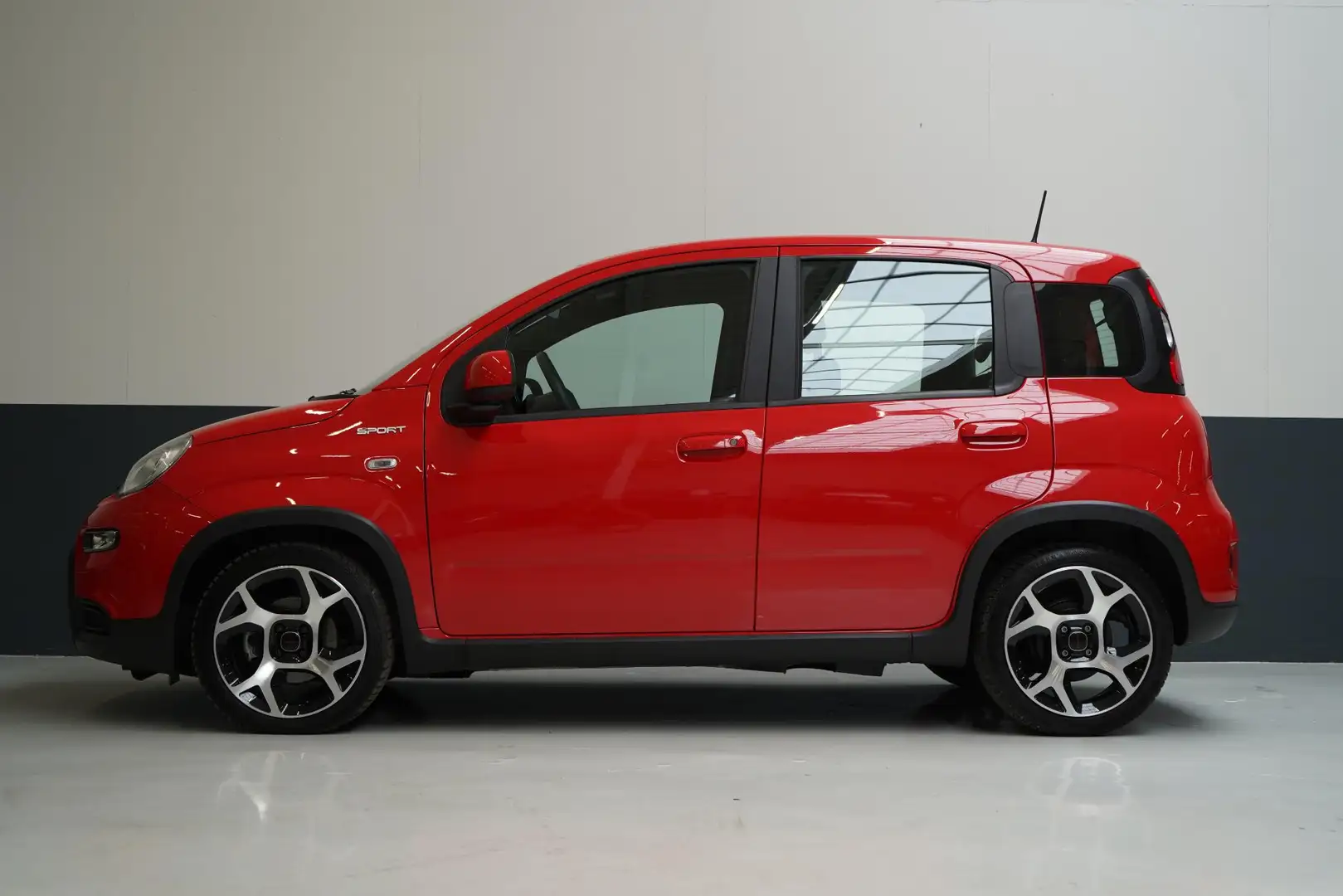 Fiat Panda 1.0 Hybrid Sport | Airconditioning | Hoge instap | Rot - 2