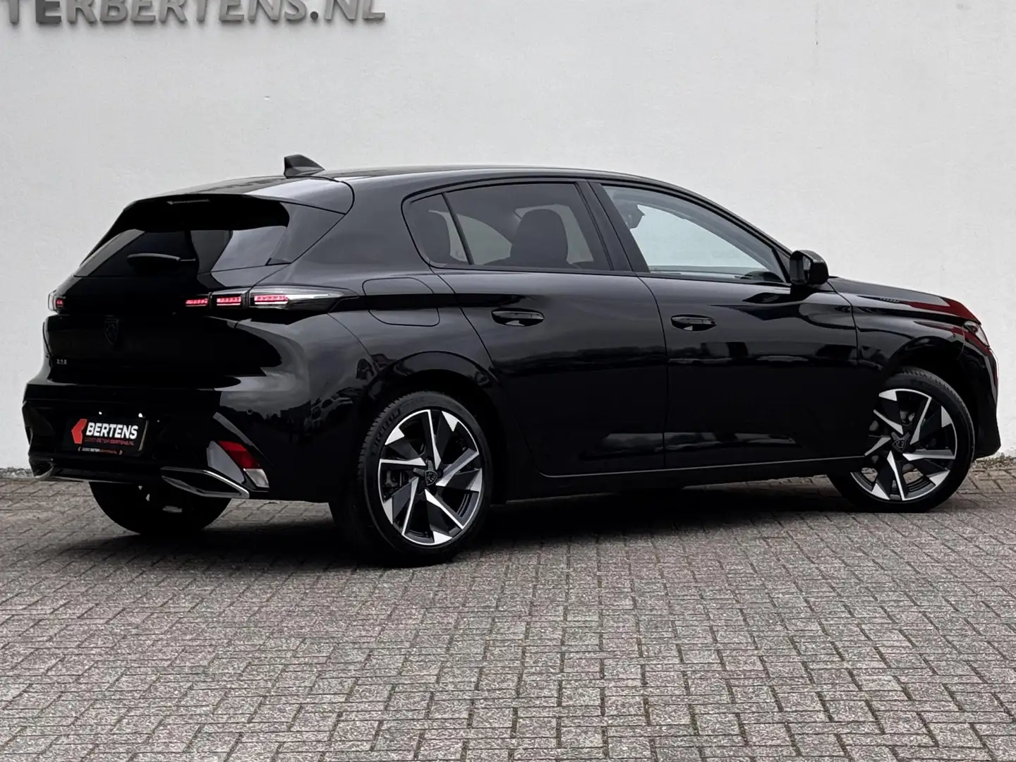 Peugeot 308 1.2 PT 130 Allure | AGR stoel | Stoelverwarming | Noir - 2