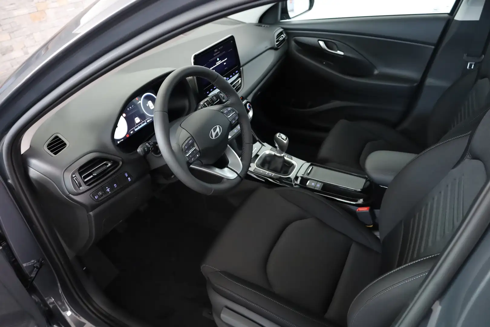 Hyundai i30 PD GO 1.0 T-GDI Schwarz - 1