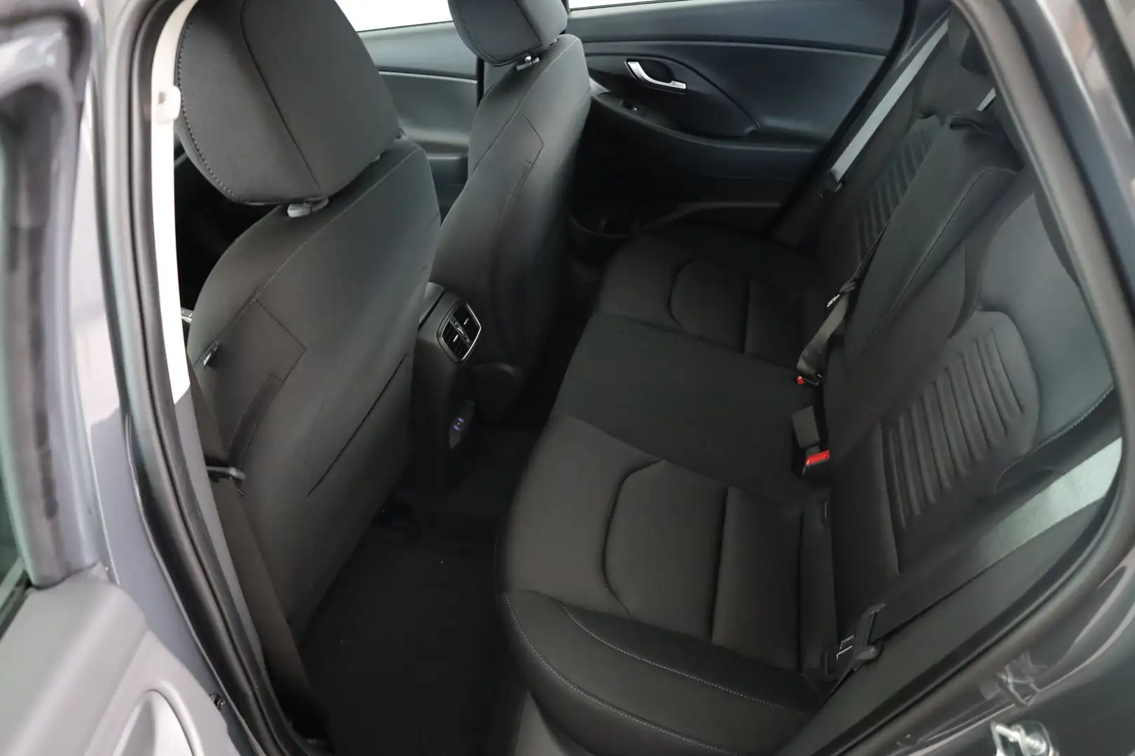 Hyundai i30 PD GO 1.0 T-GDI Schwarz - 2