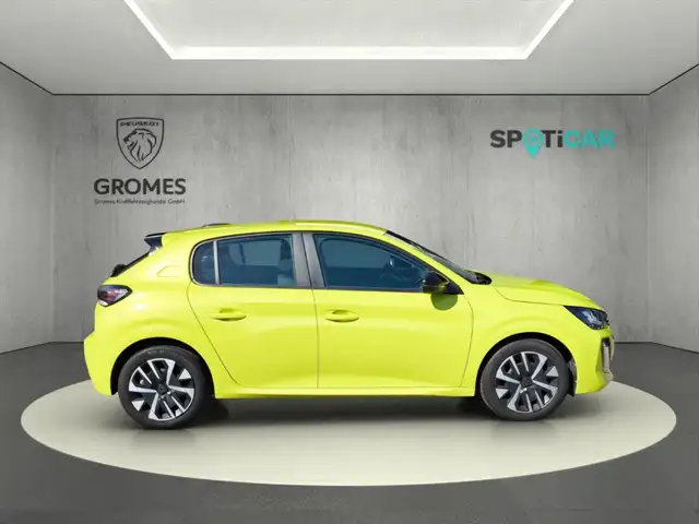 Peugeot 208 view 2