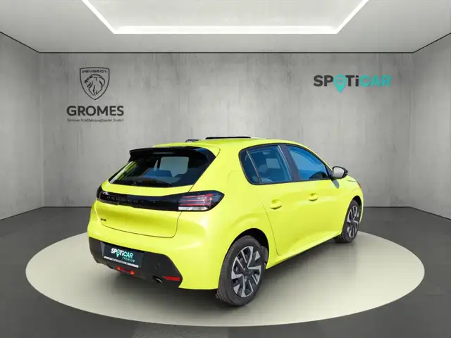 Peugeot 208 view 3