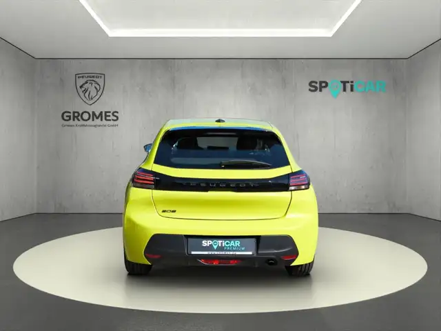 Peugeot 208 view 4